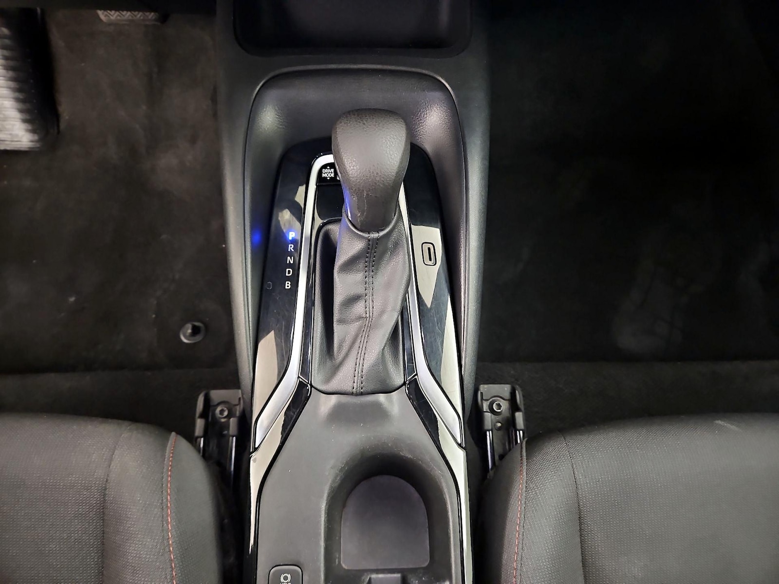 2023 Toyota Corolla SE - Photo 18
