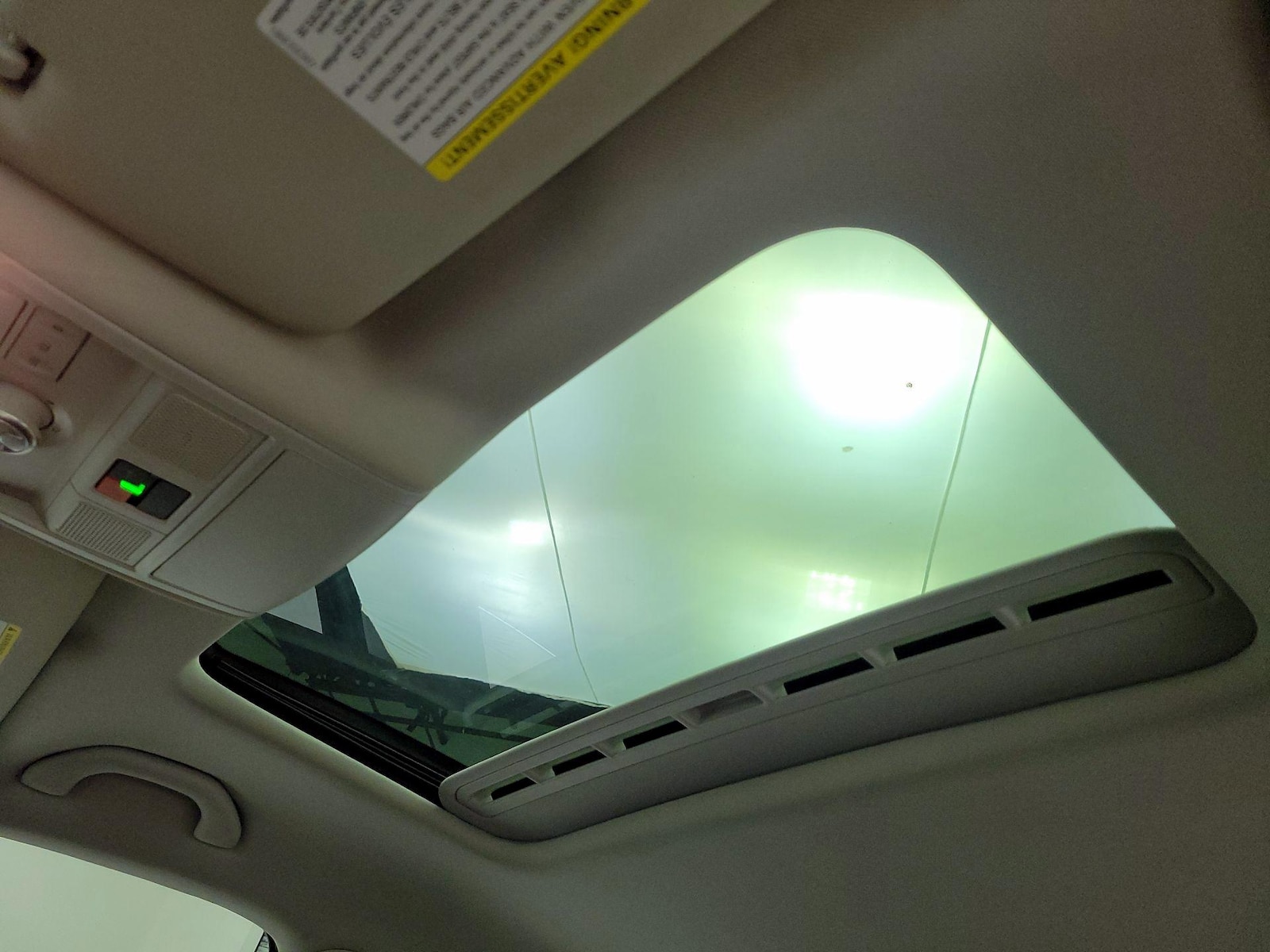 Sunroof(s) & Overhead Airbags