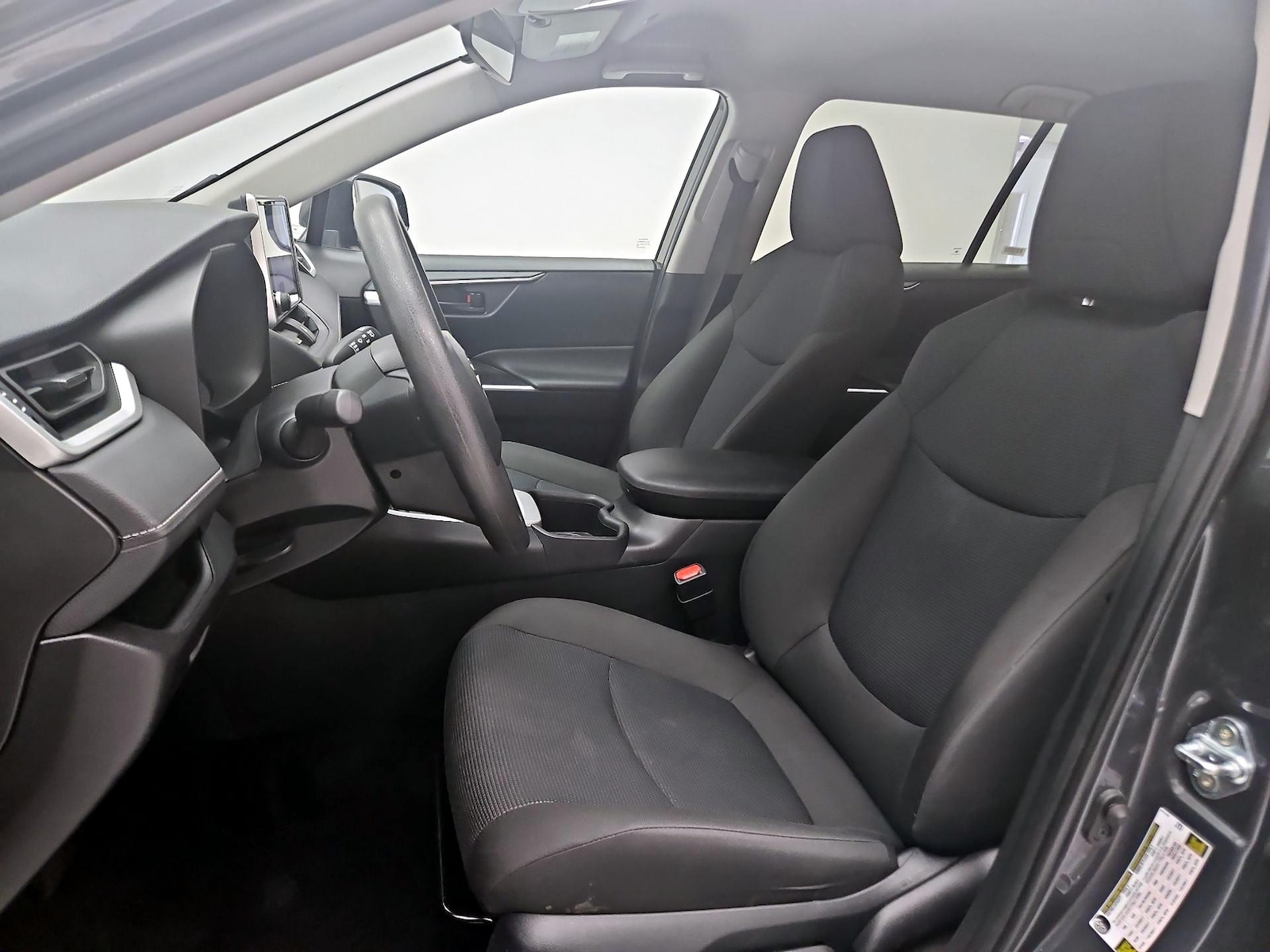 2025 Toyota RAV4 LE - Photo 12
