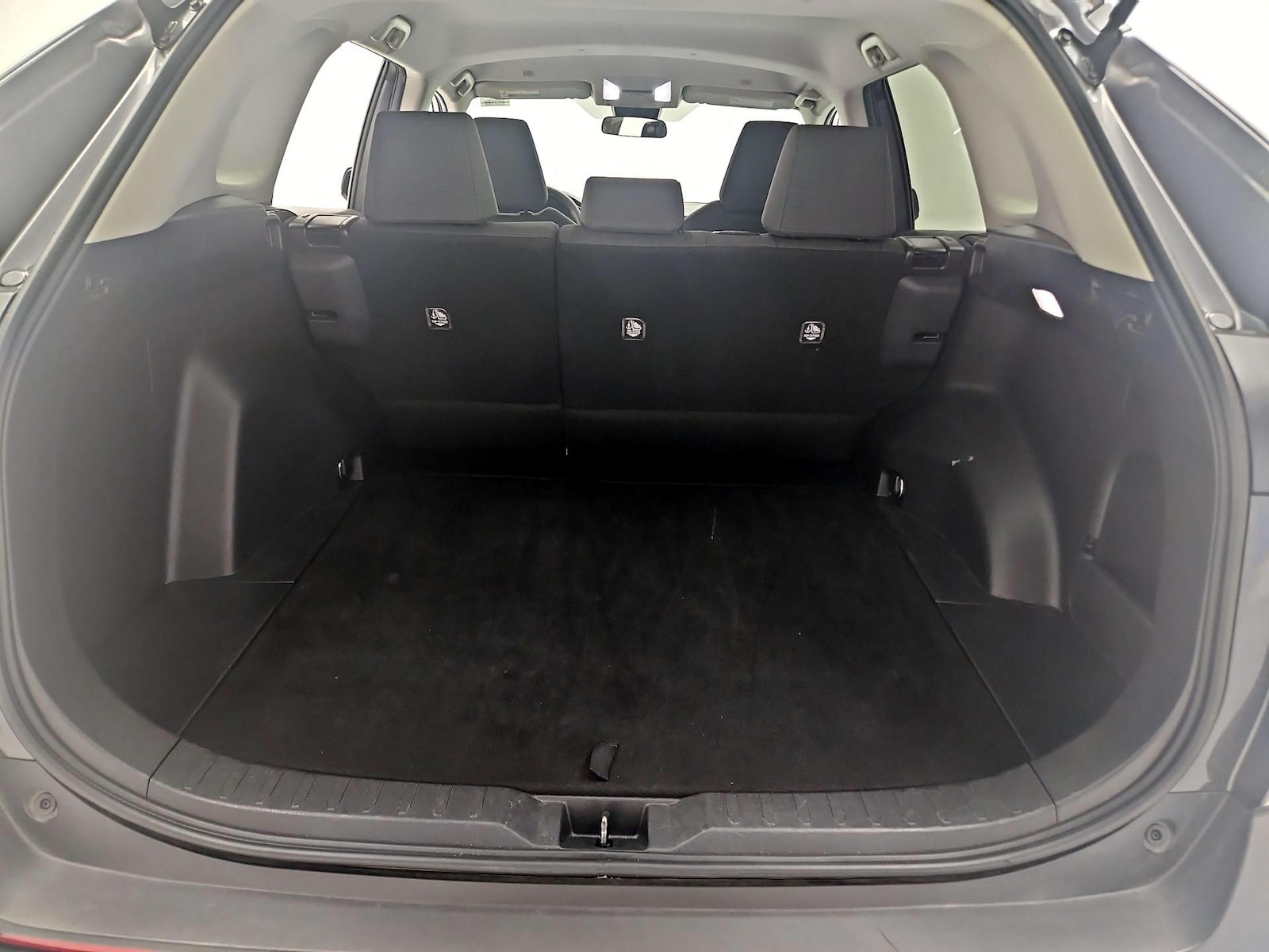 2025 Toyota RAV4 LE - Photo 21