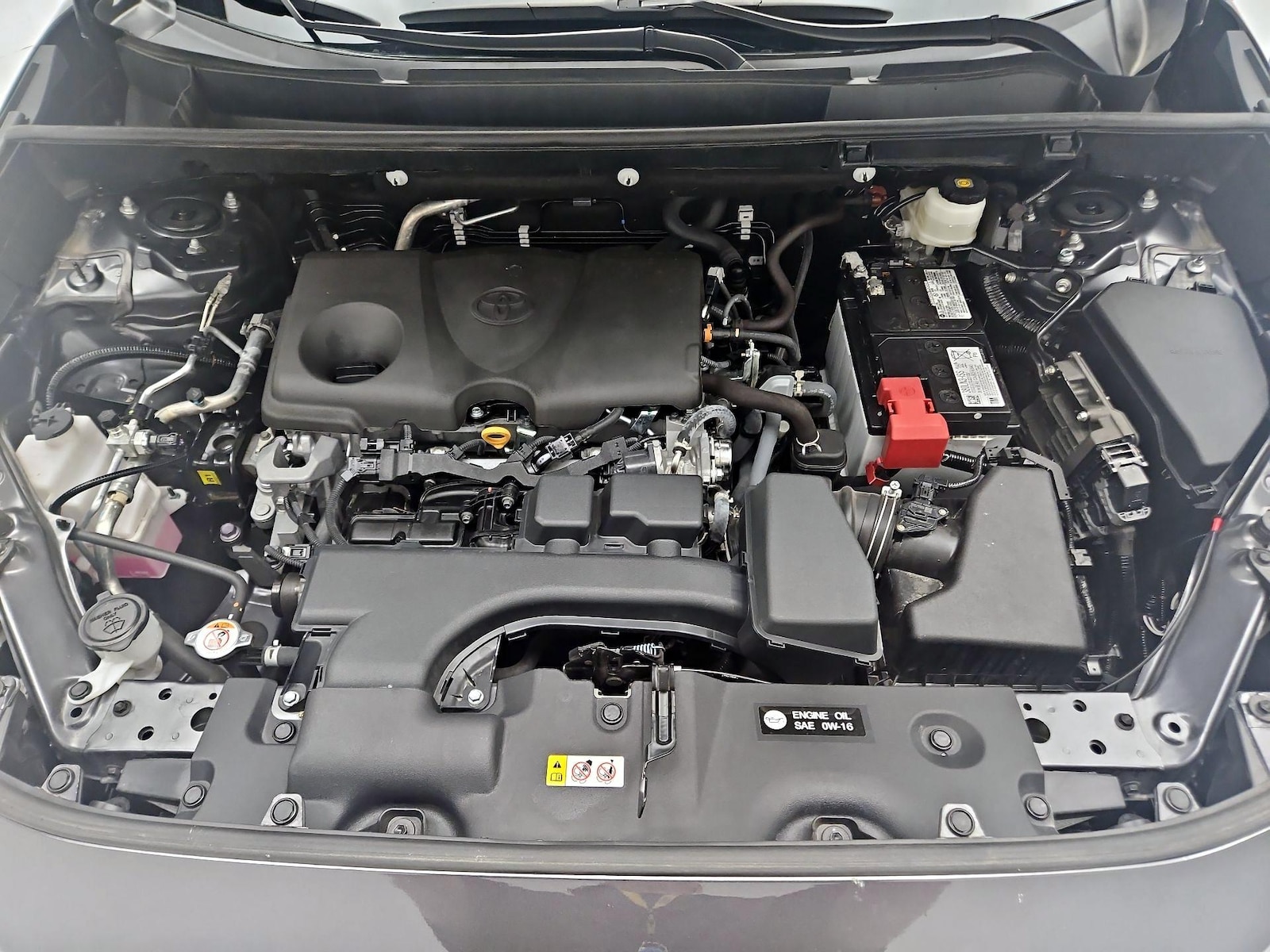 2025 Toyota RAV4 LE - Photo 23