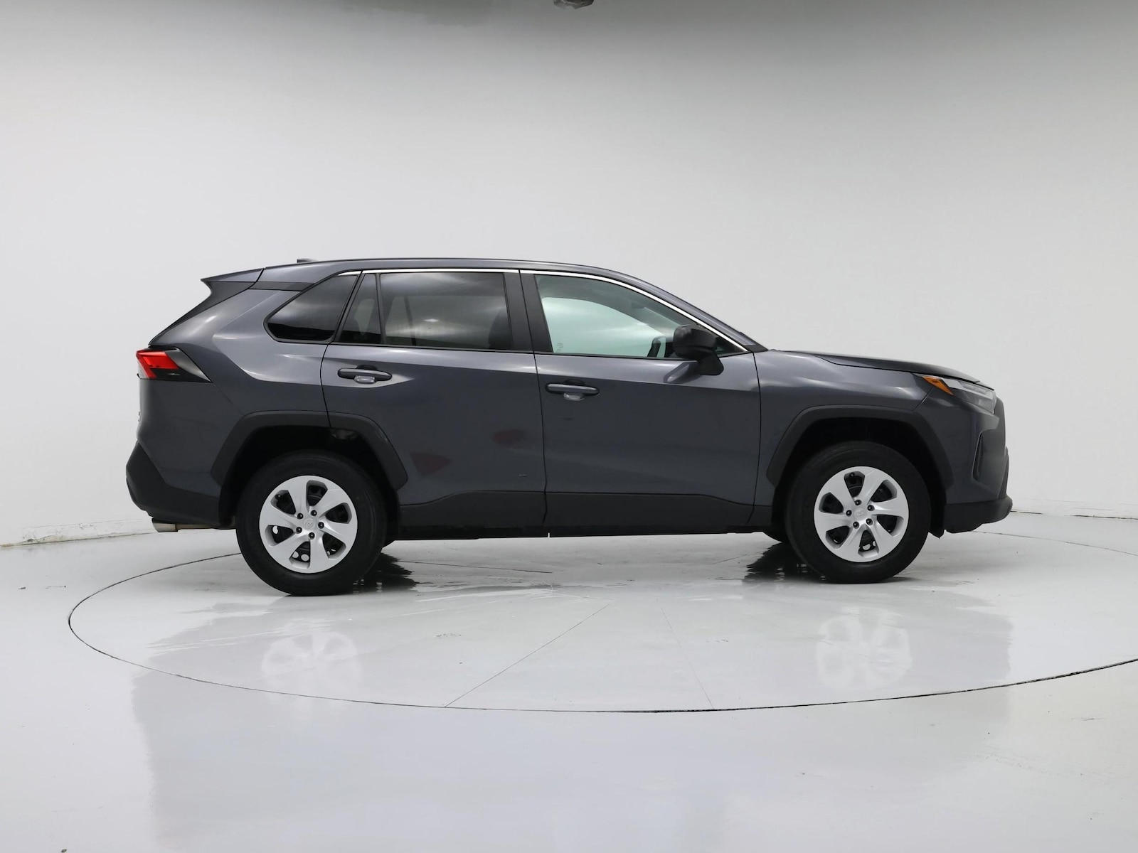 2025 Toyota RAV4 LE - Photo 8