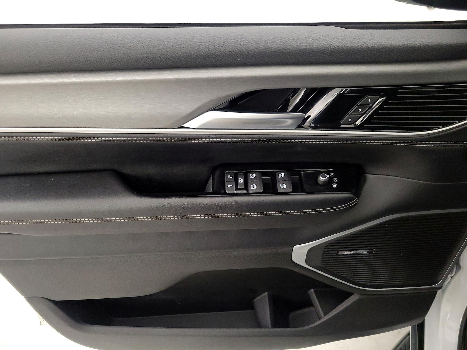 2025 Jeep Wagoneer Series II - Photo 13