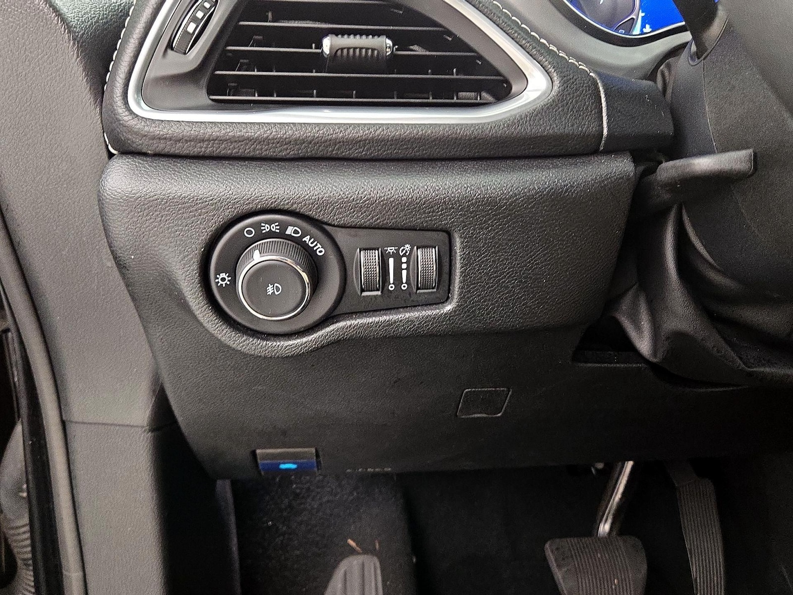 2025 Chrysler Pacifica Limited - Photo 14