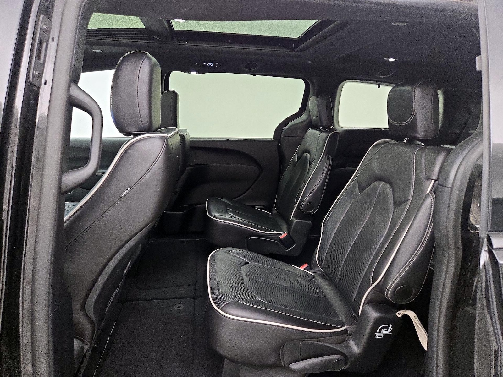 2025 Chrysler Pacifica Limited - Photo 22