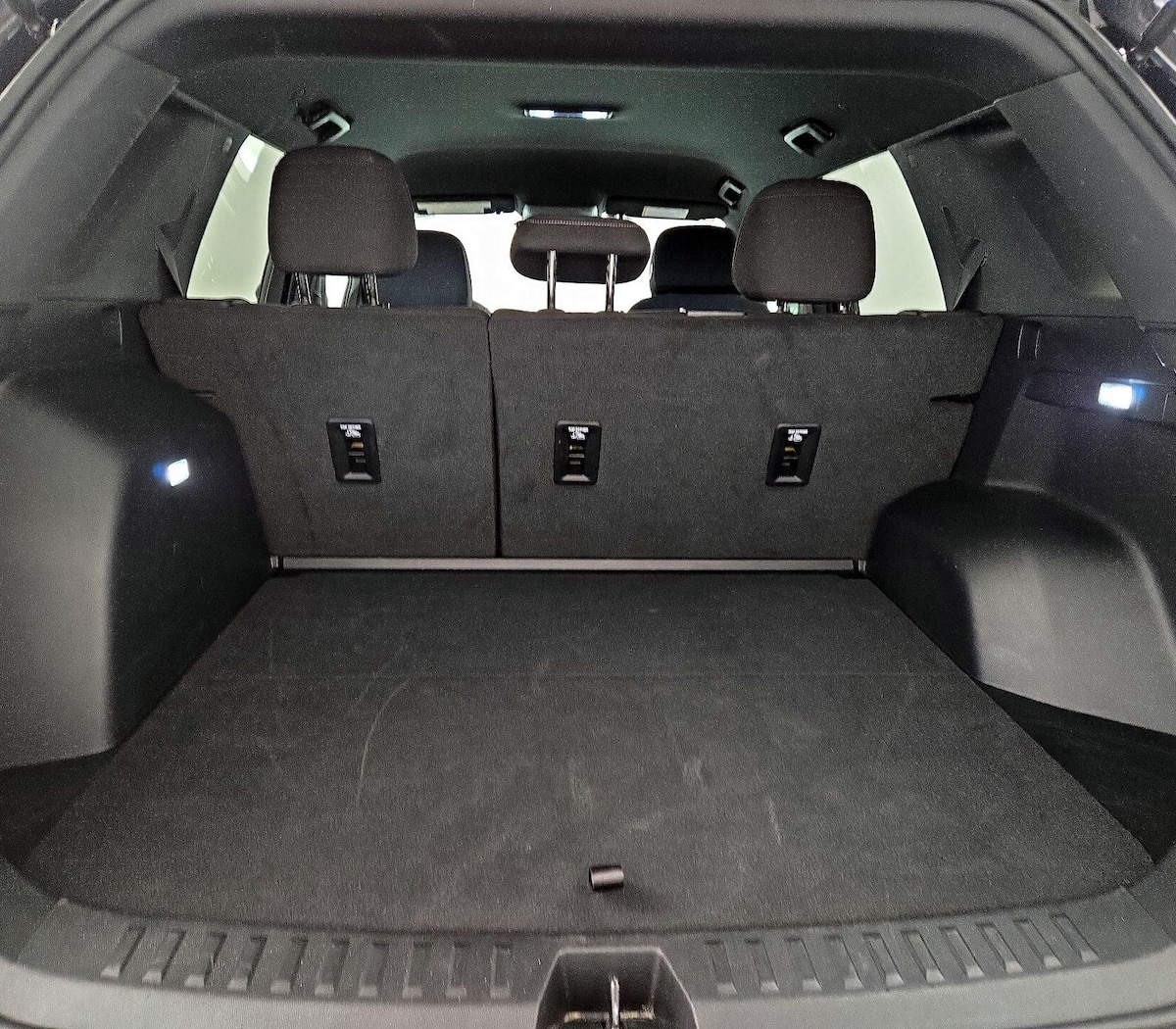 Trunk/Cargo (Seats Up)
