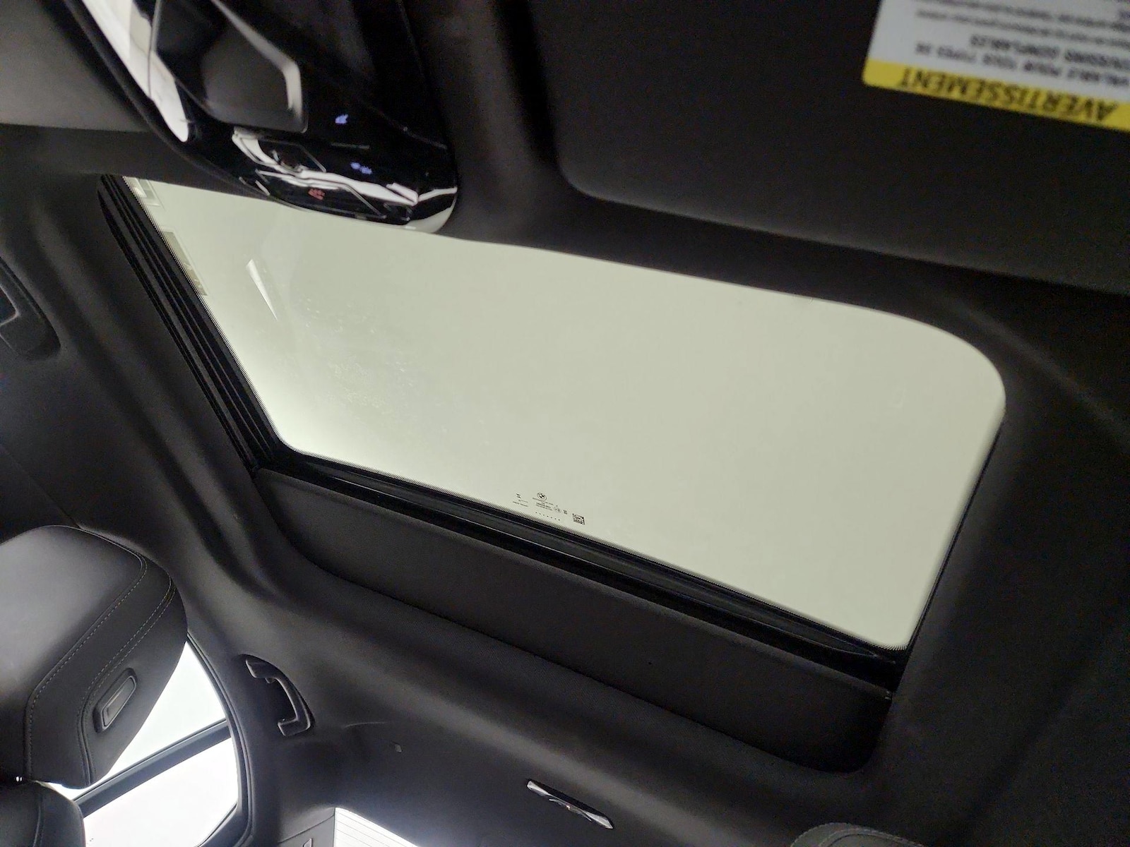 Sunroof(s) & Overhead Airbags