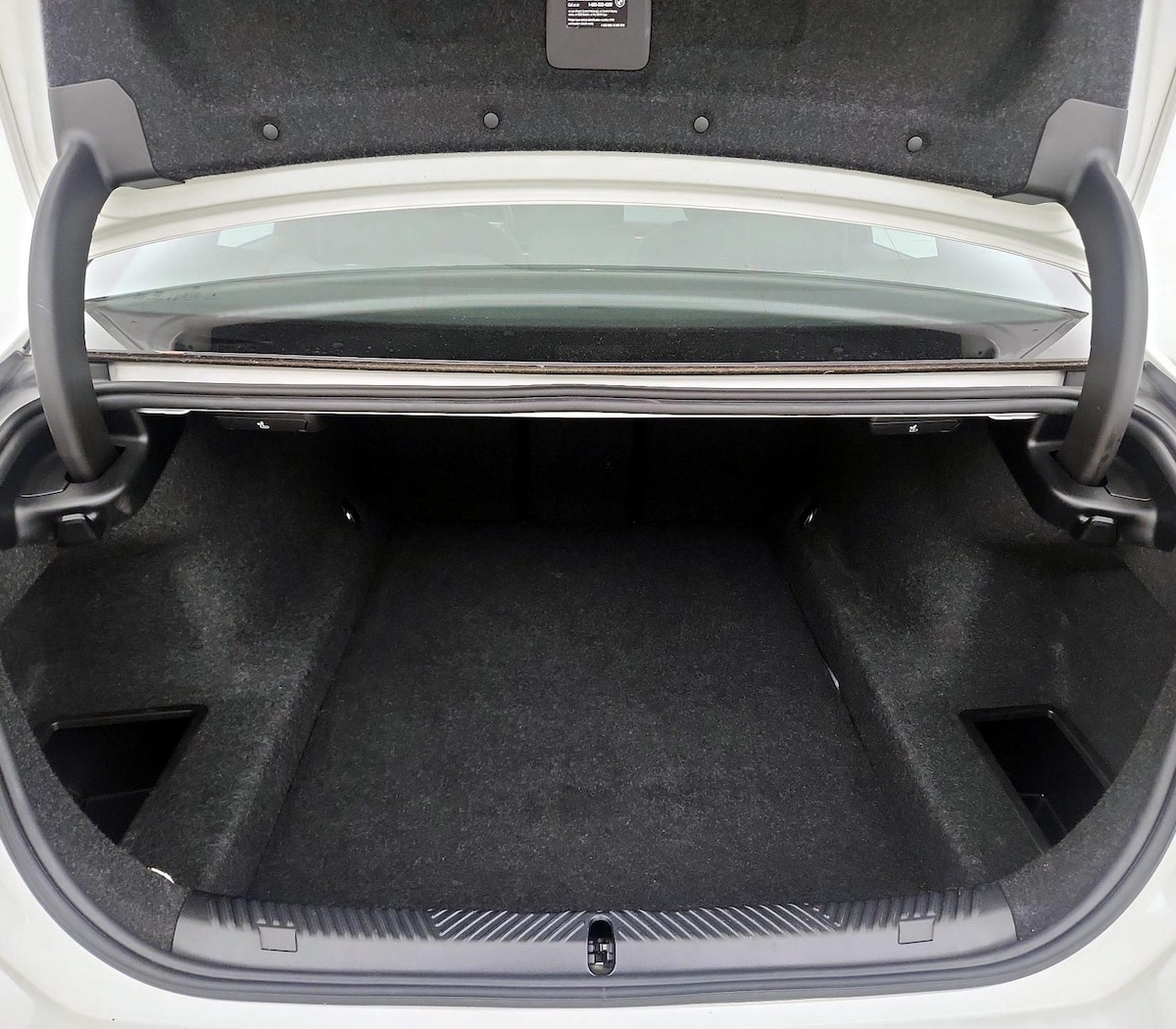 Trunk/Cargo (Seats Up)