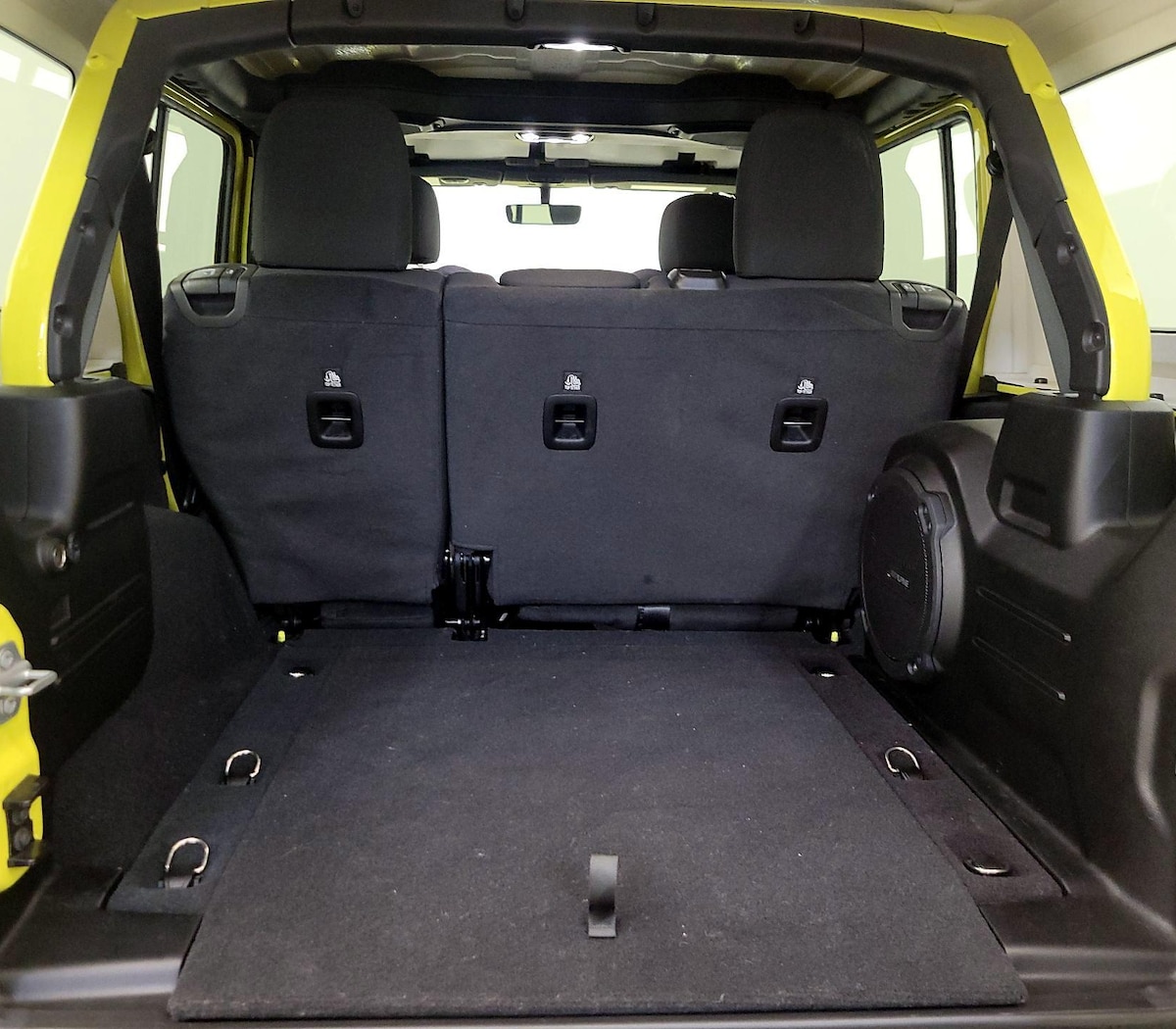 Trunk/Cargo (Seats Up)