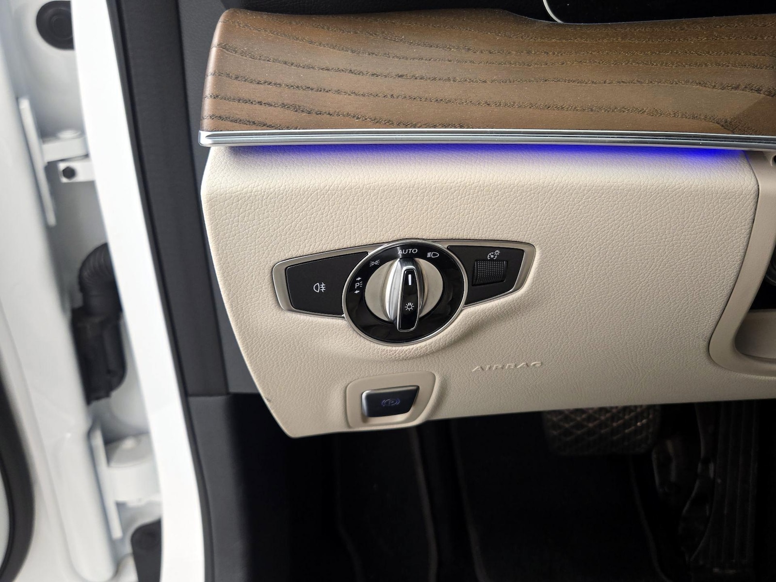 2022 Mercedes-Benz E-Class E350 - Photo 14