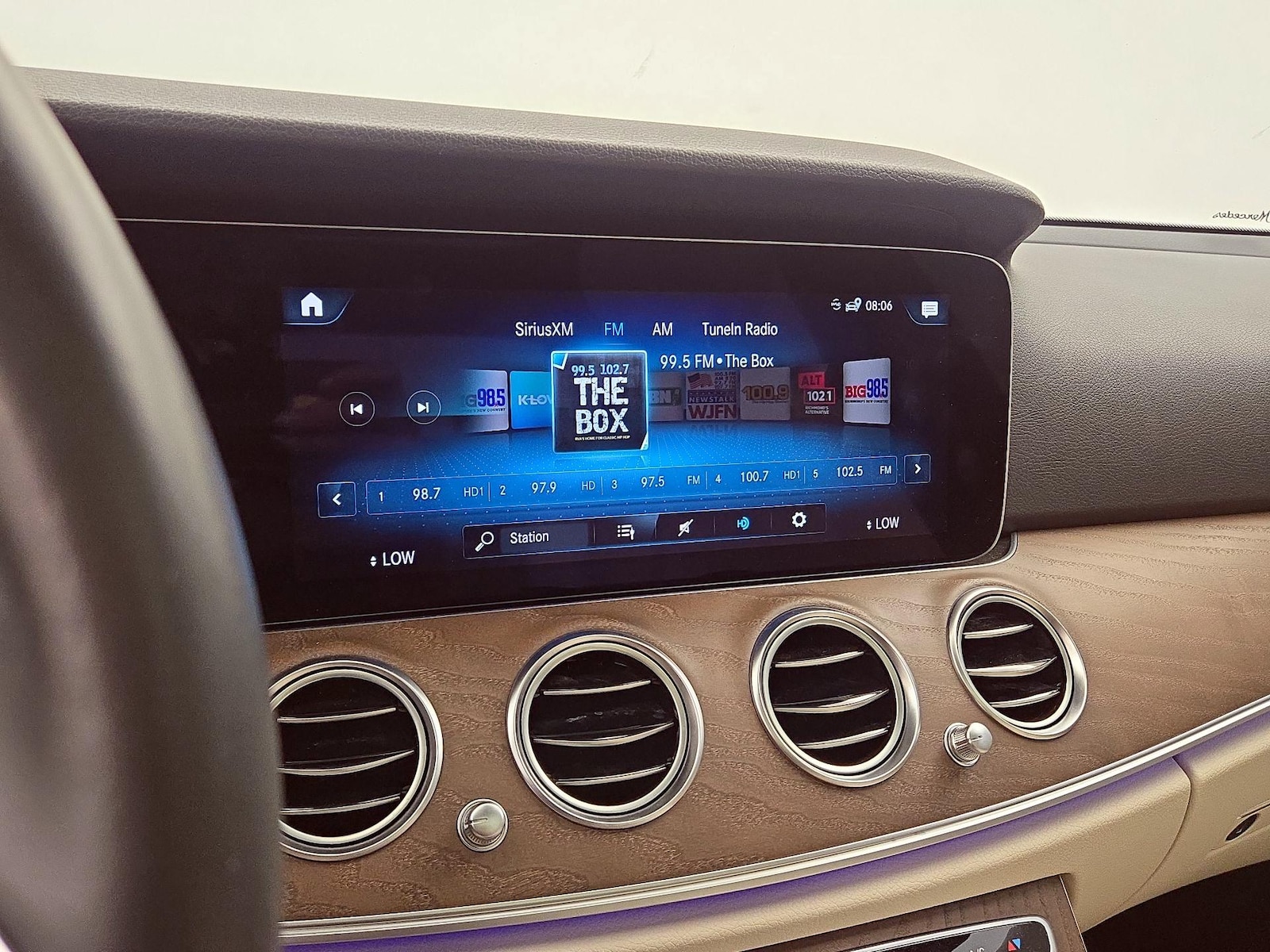 2022 Mercedes-Benz E-Class E350 - Photo 17