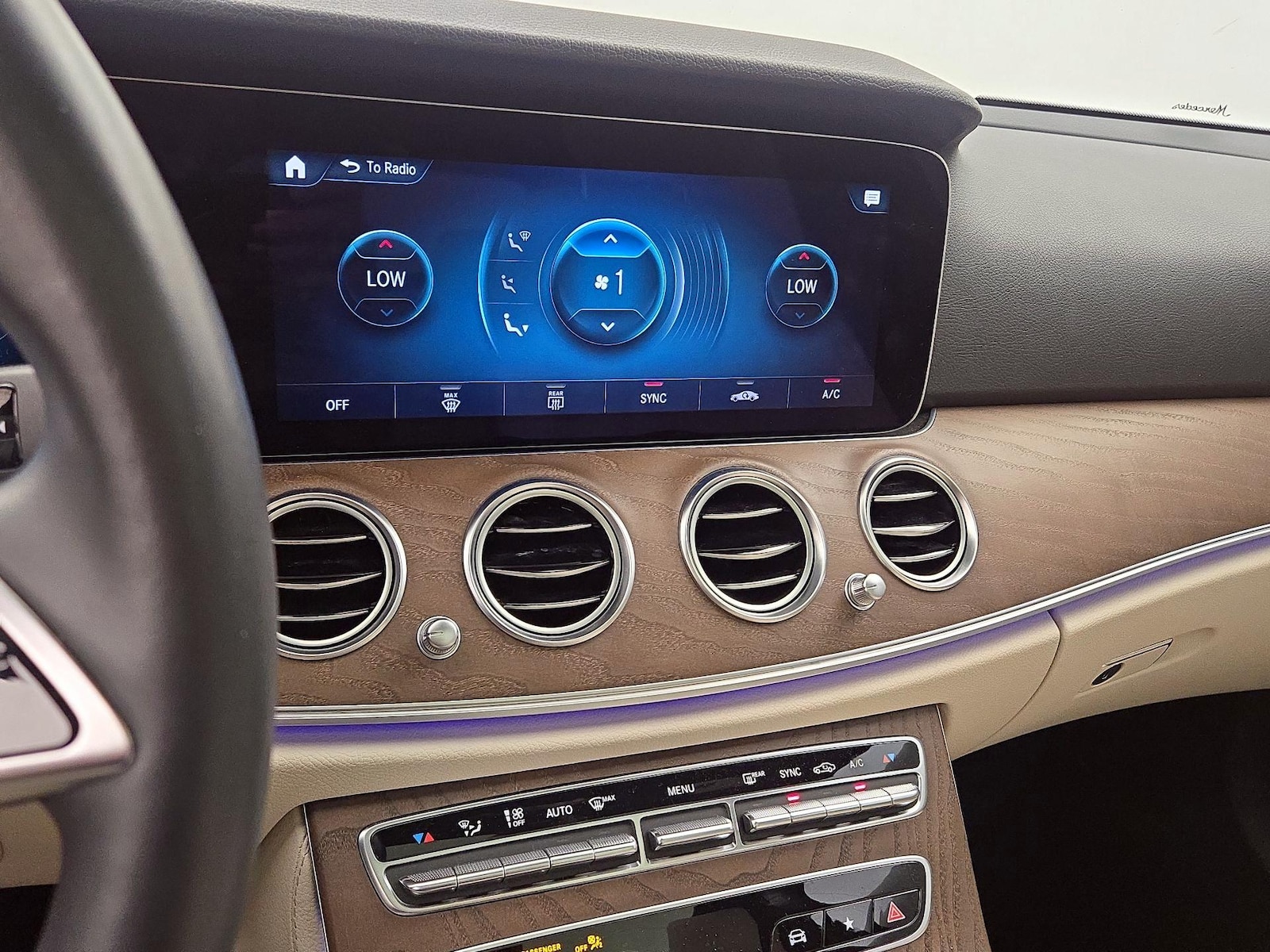 2022 Mercedes-Benz E-Class E350 - Photo 18