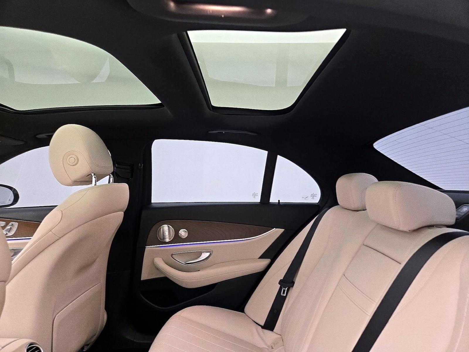 2022 Mercedes-Benz E-Class E350 - Photo 26