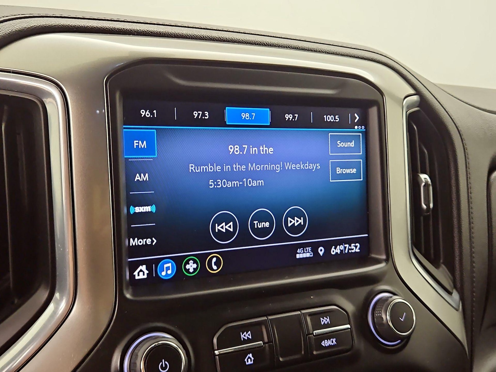 2021 Chevrolet Silverado 1500 RST - Photo 16