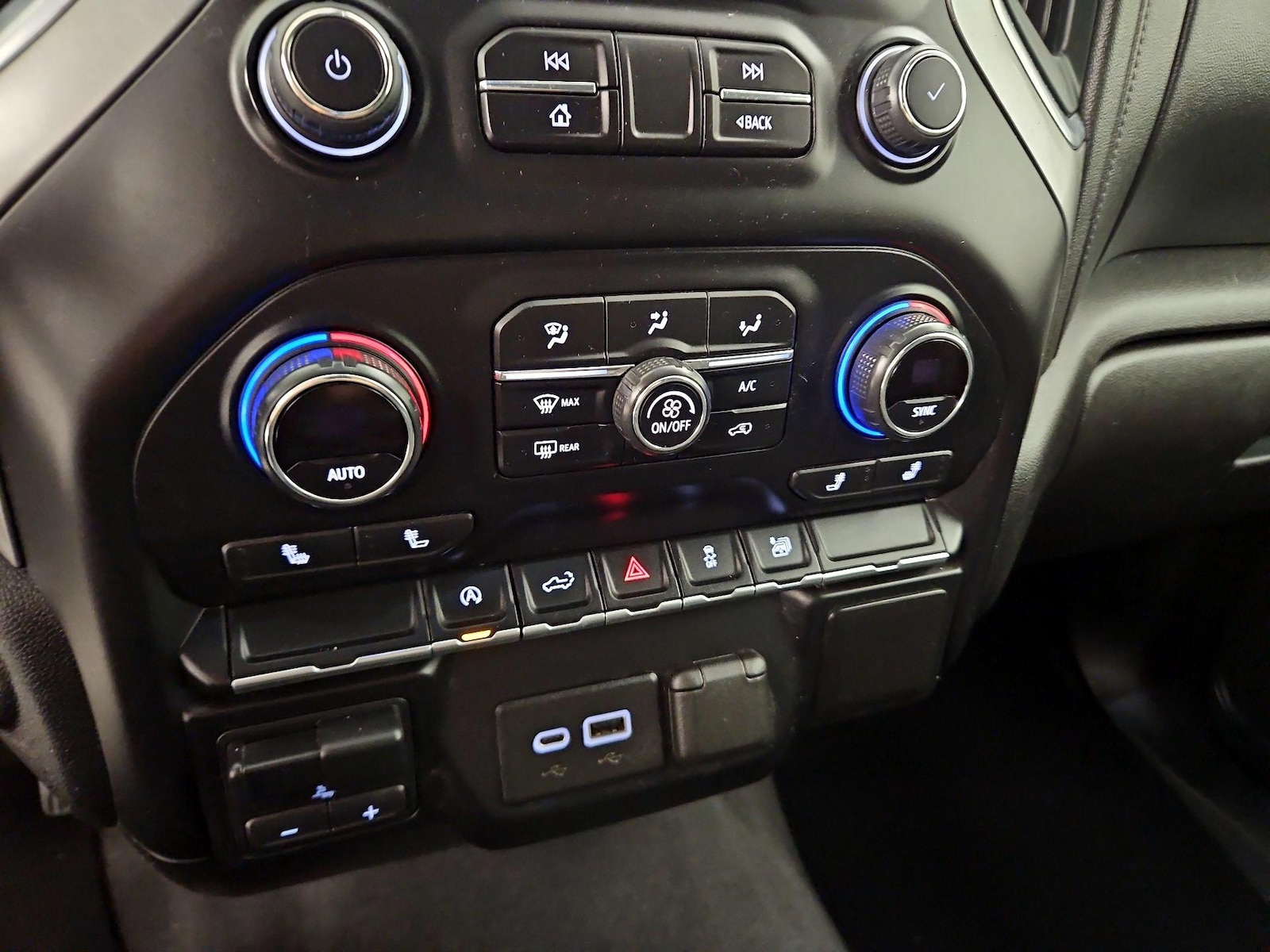 2021 Chevrolet Silverado 1500 RST - Photo 17