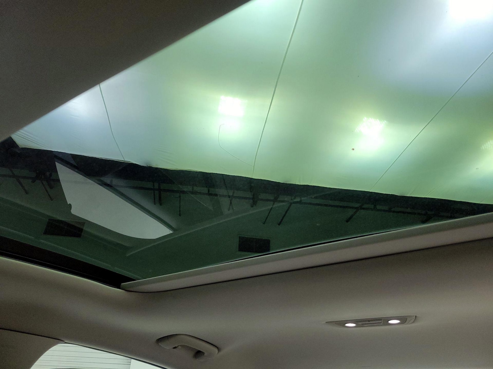 Sunroof(s) & Overhead Airbags