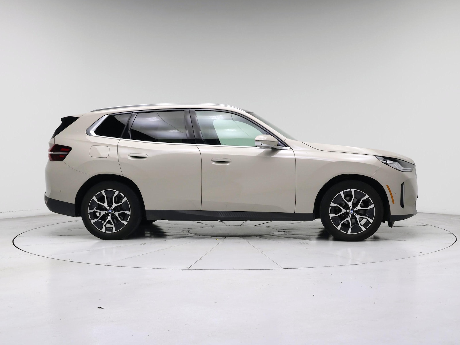 2026 BMW X3 30 - Photo 8