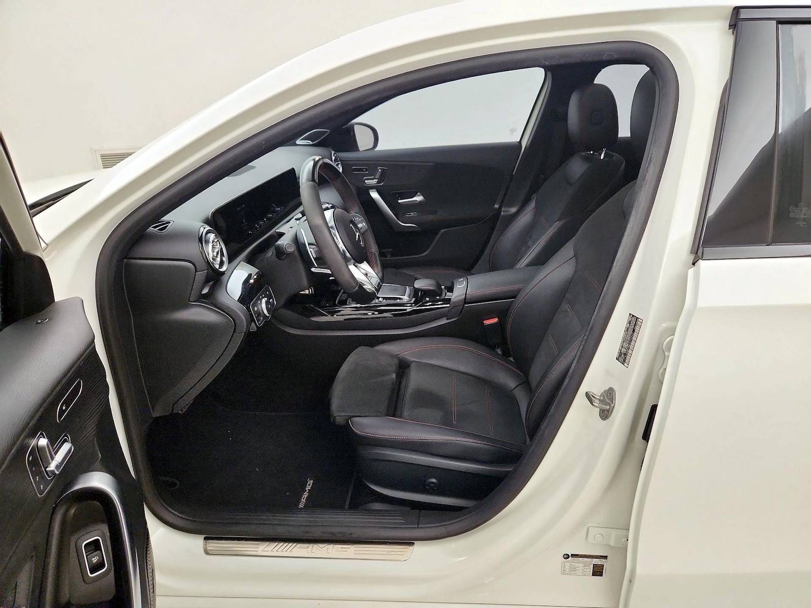 Power Seat(s) & Side Airbags