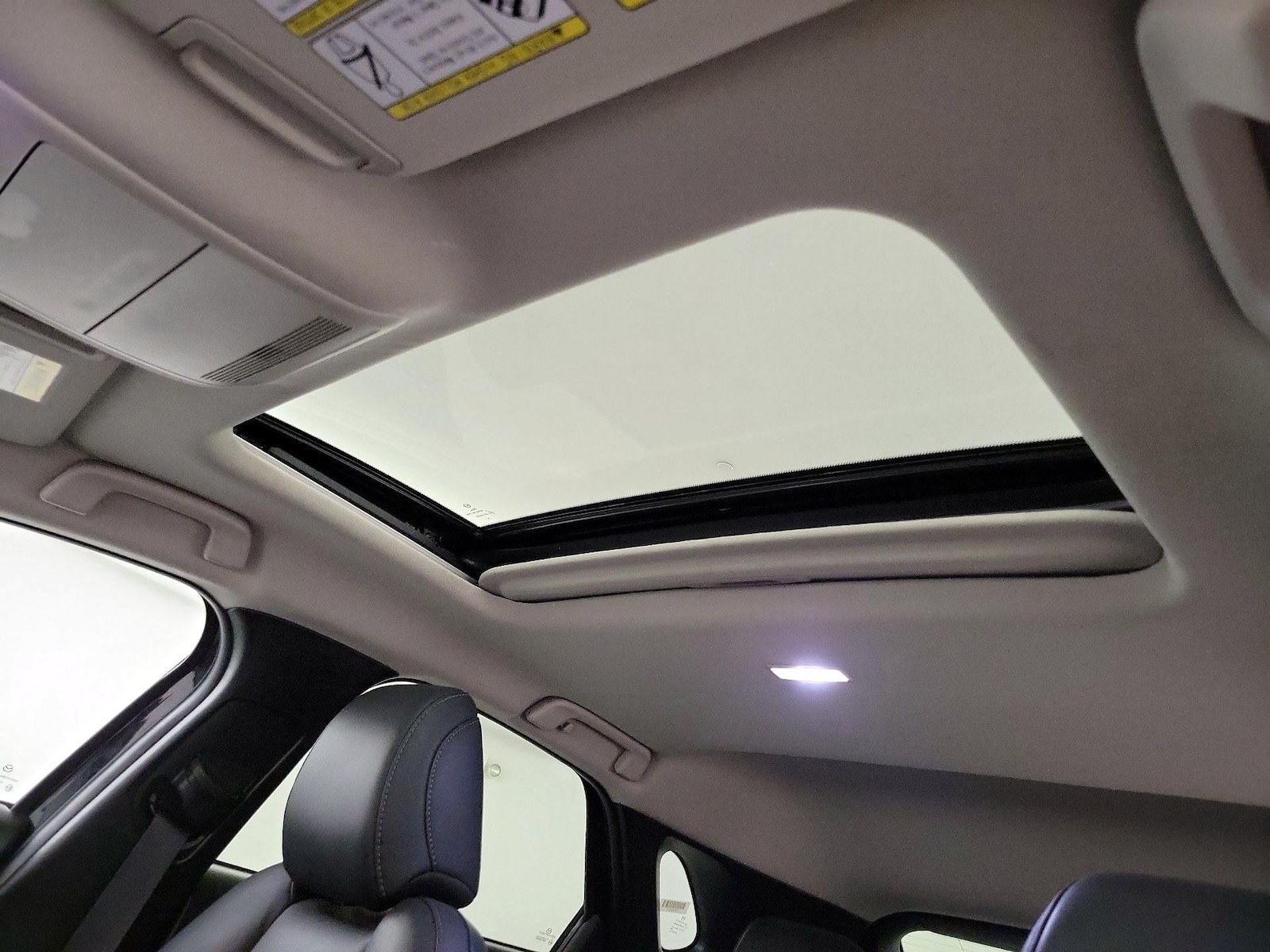 Sunroof(s) & Overhead Airbags