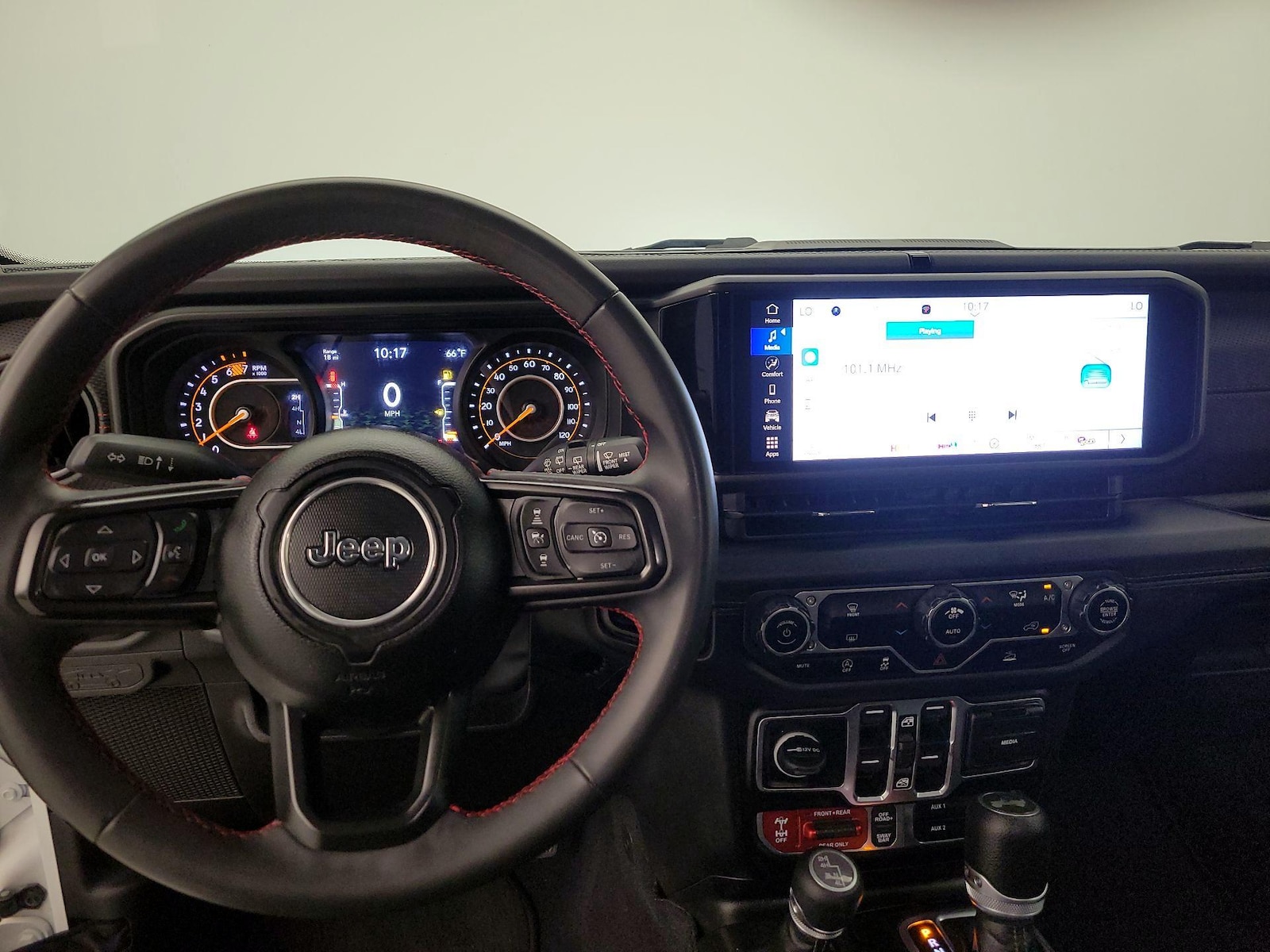 Apple CarPlay® & Android Auto™