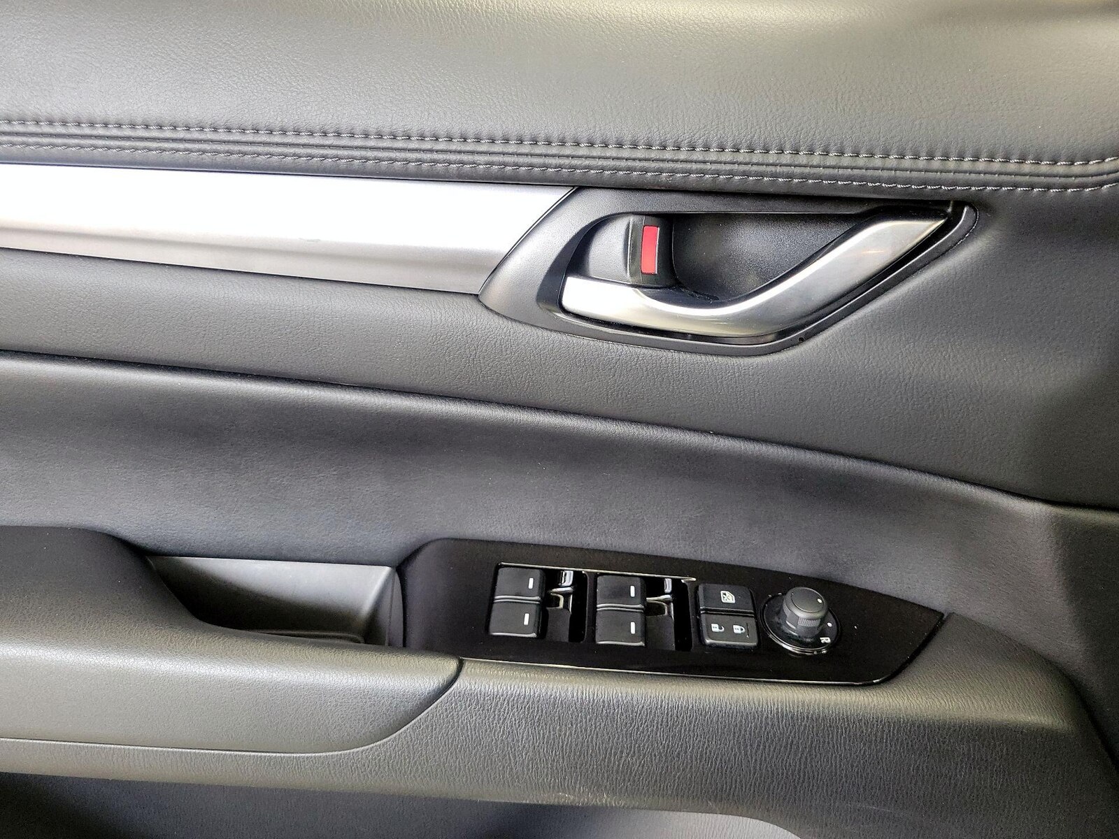 2025 Mazda CX-5 S Preferred package - Photo 13