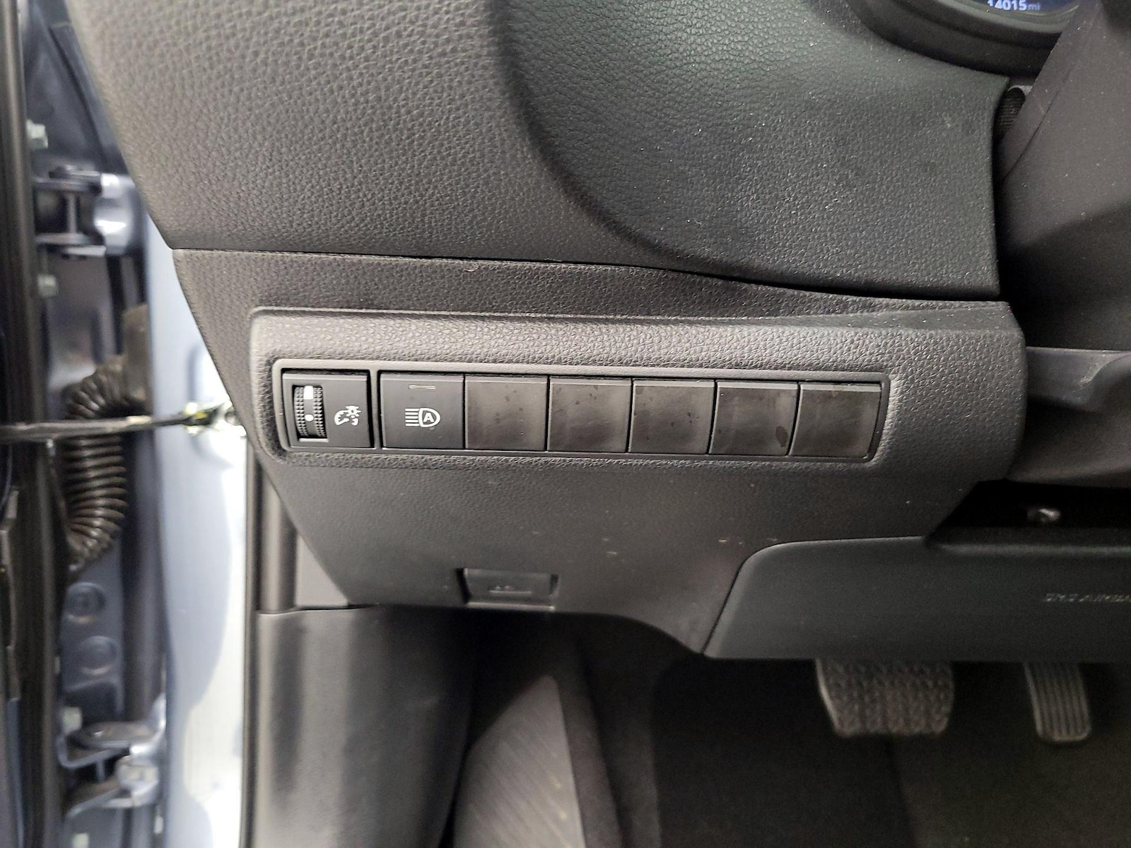 2026 Toyota Corolla LE - Photo 14