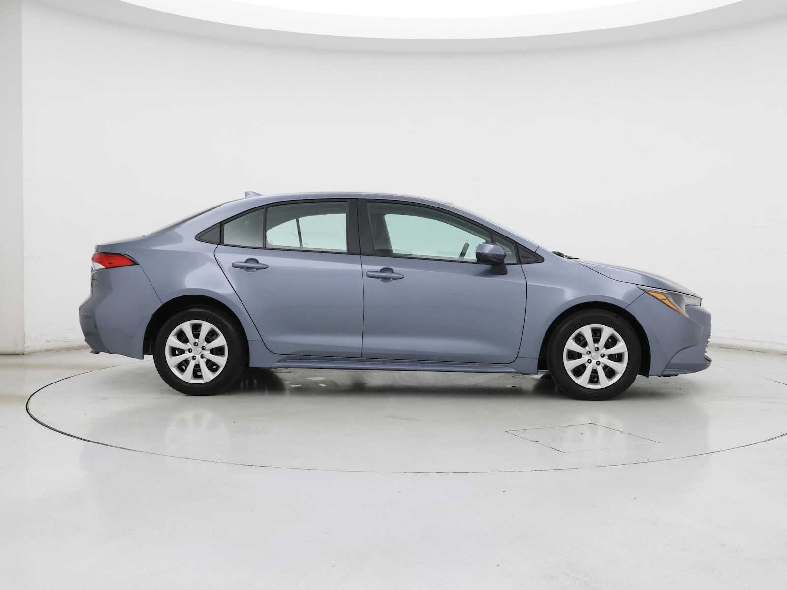 2026 Toyota Corolla LE - Photo 8