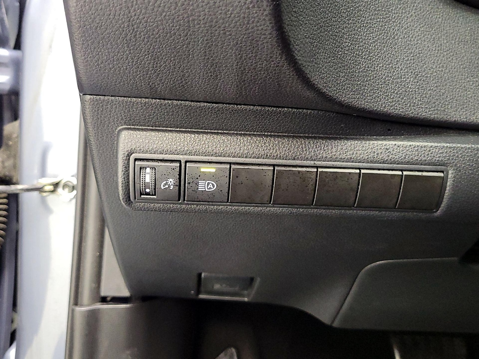 2024 Toyota Corolla LE - Photo 14