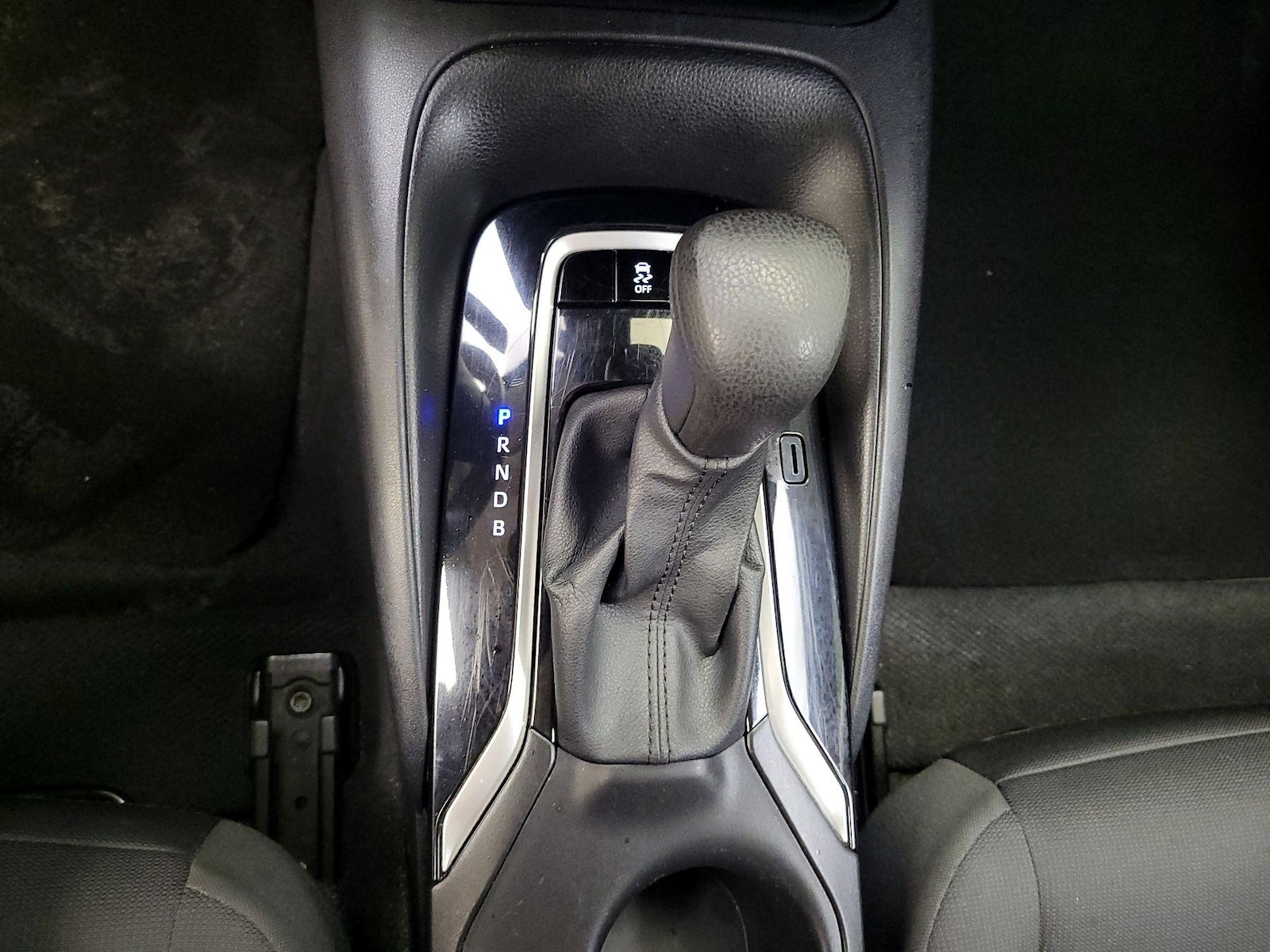 2024 Toyota Corolla LE - Photo 19