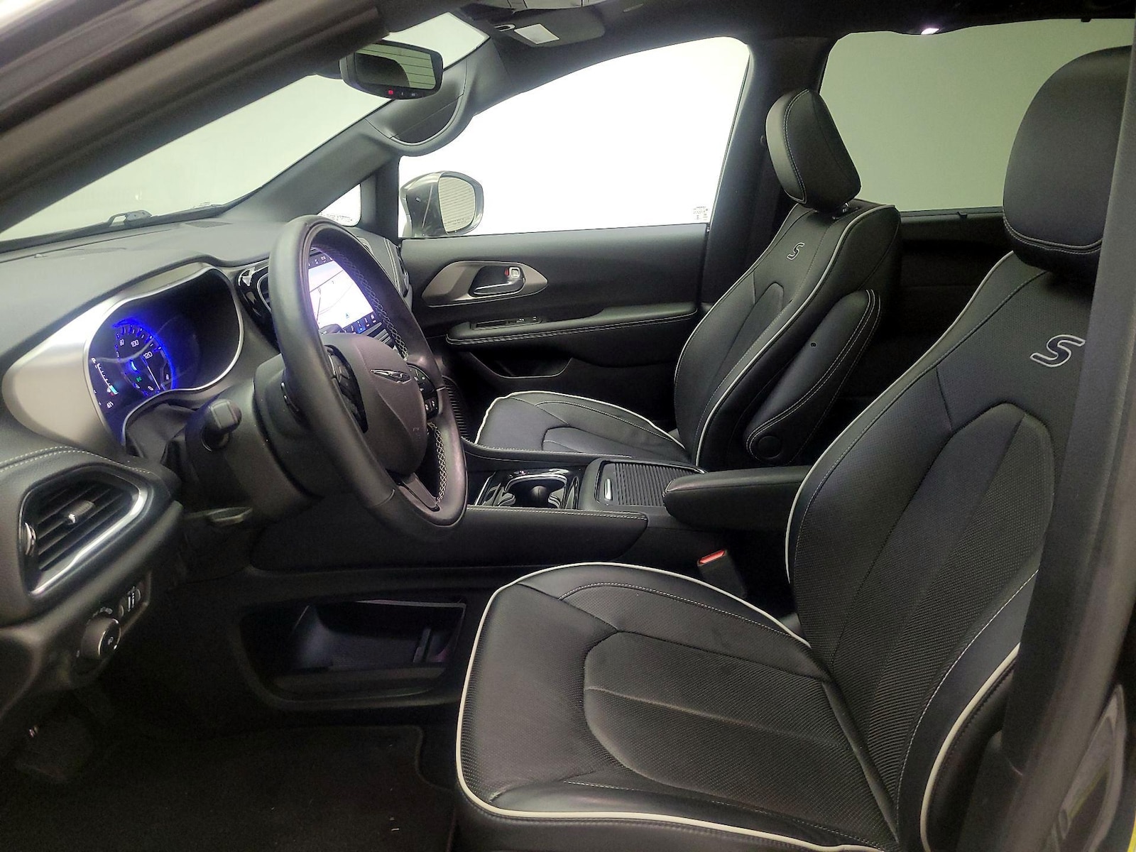 2022 Chrysler Pacifica Limited - Photo 10