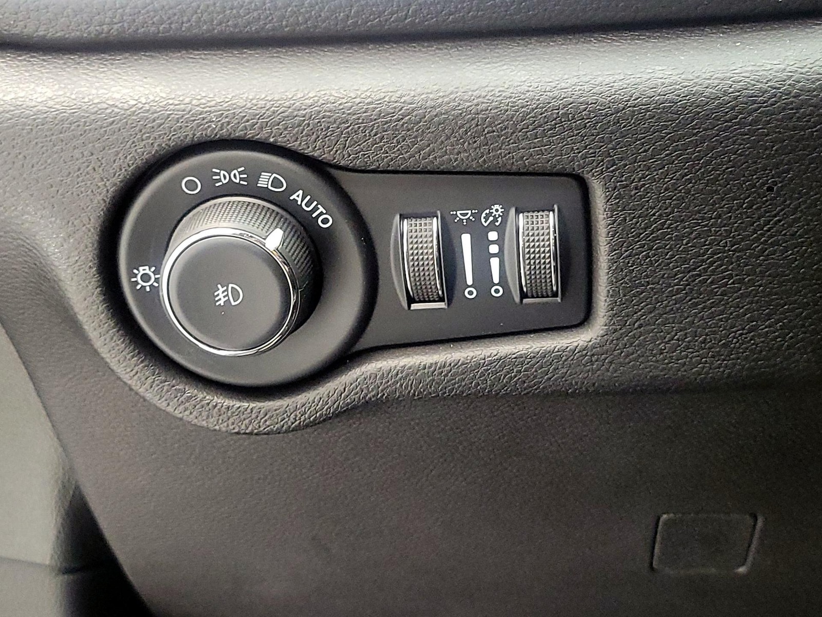 2022 Chrysler Pacifica Limited - Photo 12