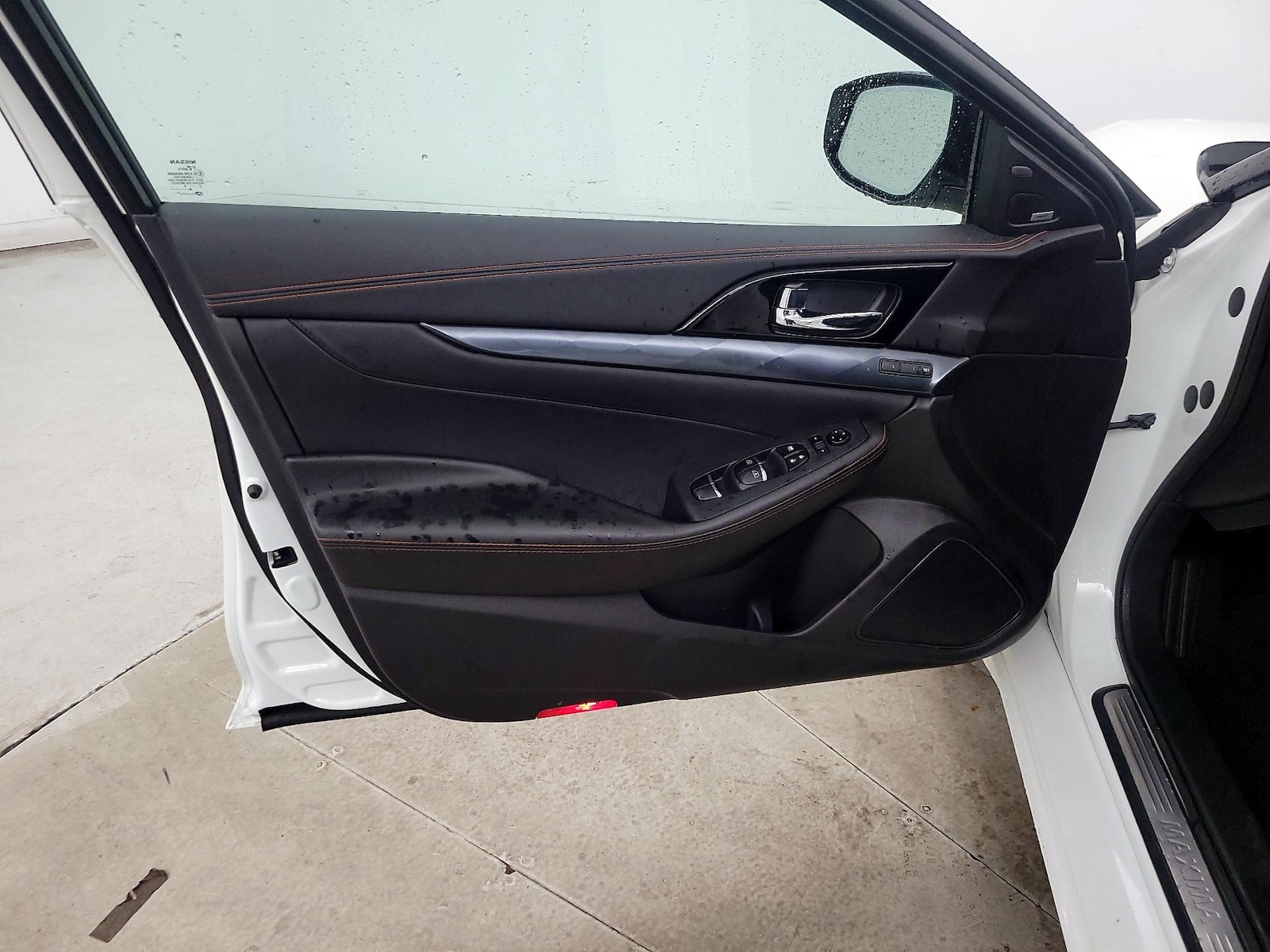 2023 Nissan Maxima SR - Photo 13