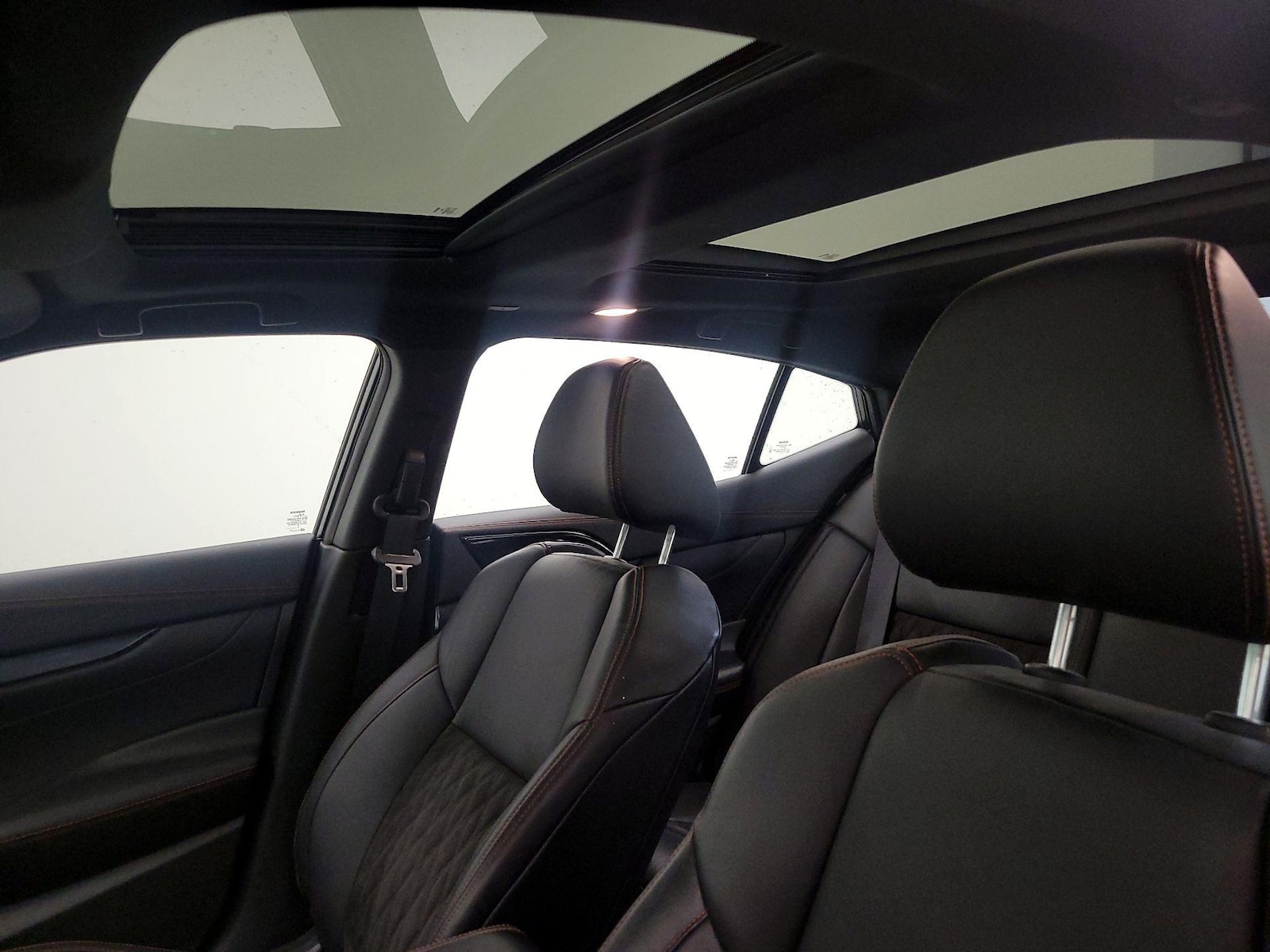 2023 Nissan Maxima SR - Photo 21