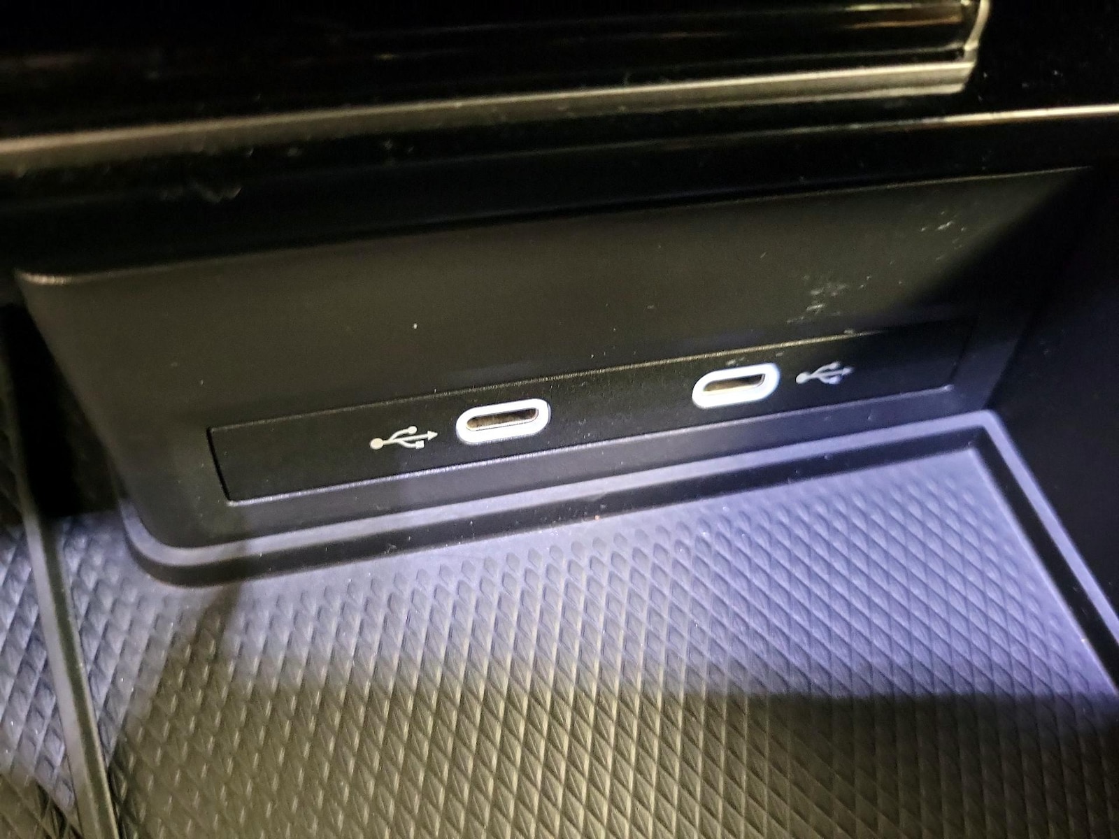 2025 Volkswagen Atlas Cross Sport SE w/Tech - Photo 19