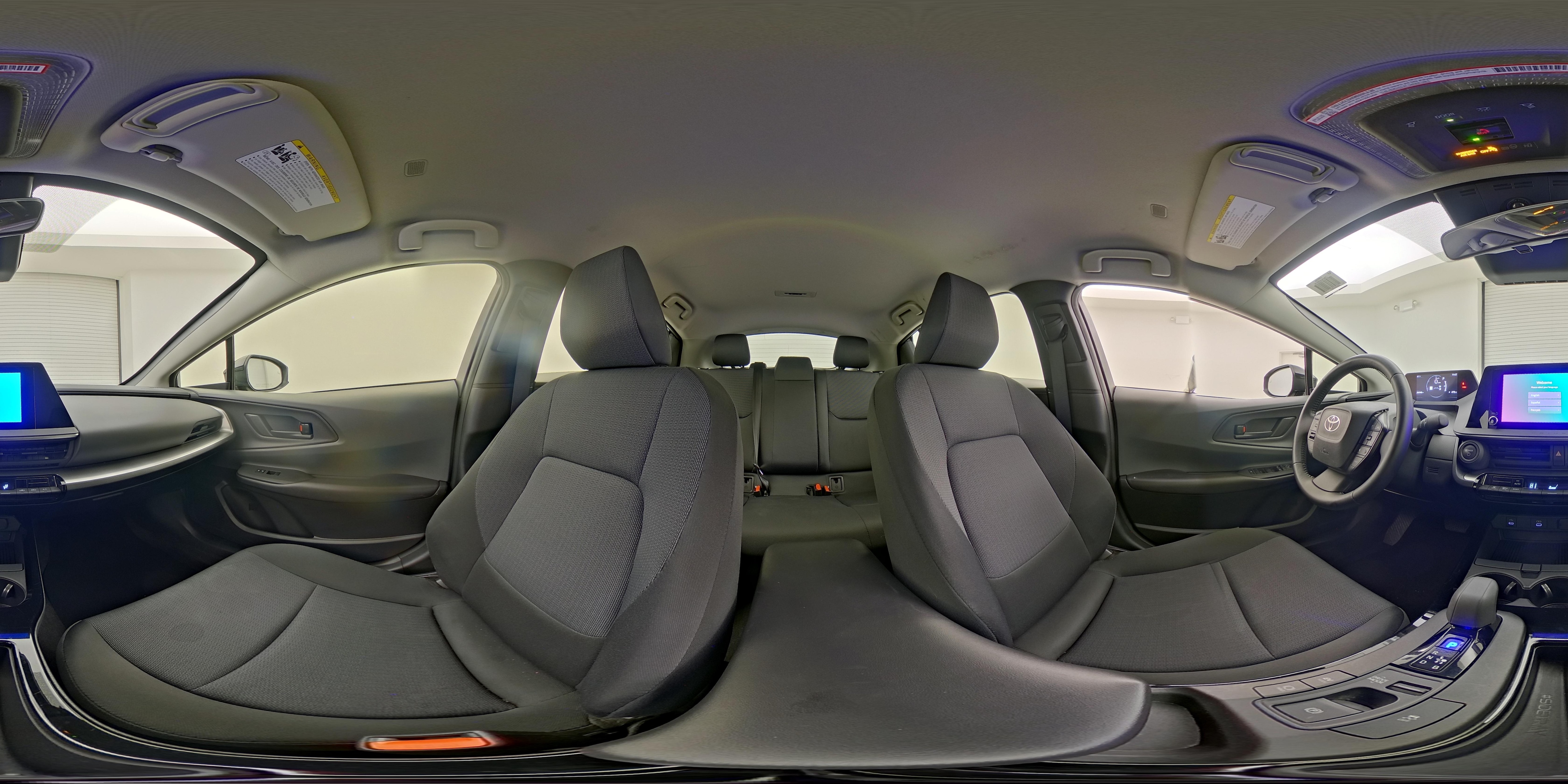 2025 Toyota Prius LE - Photo 24