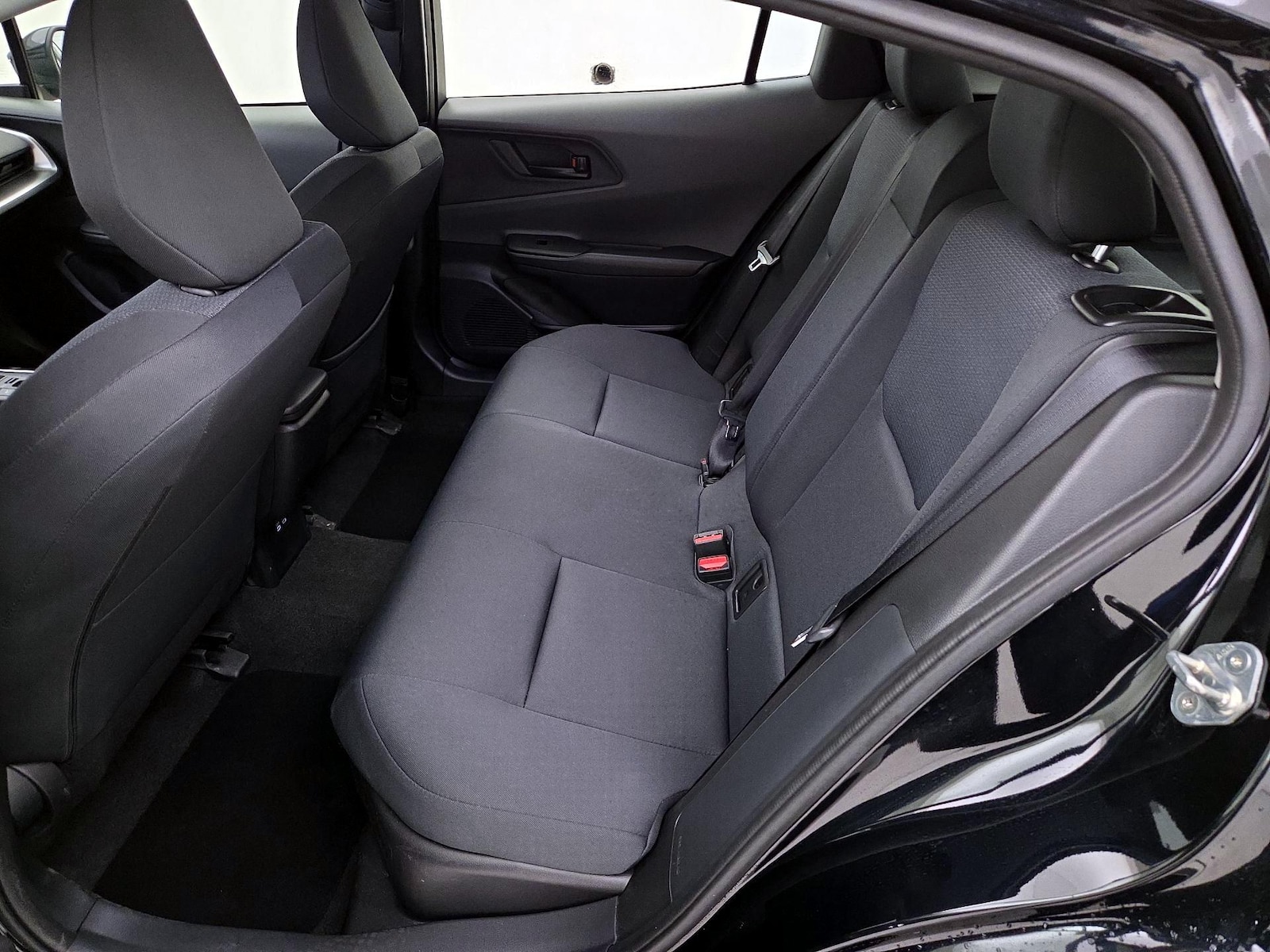 2025 Toyota Prius LE - Photo 20