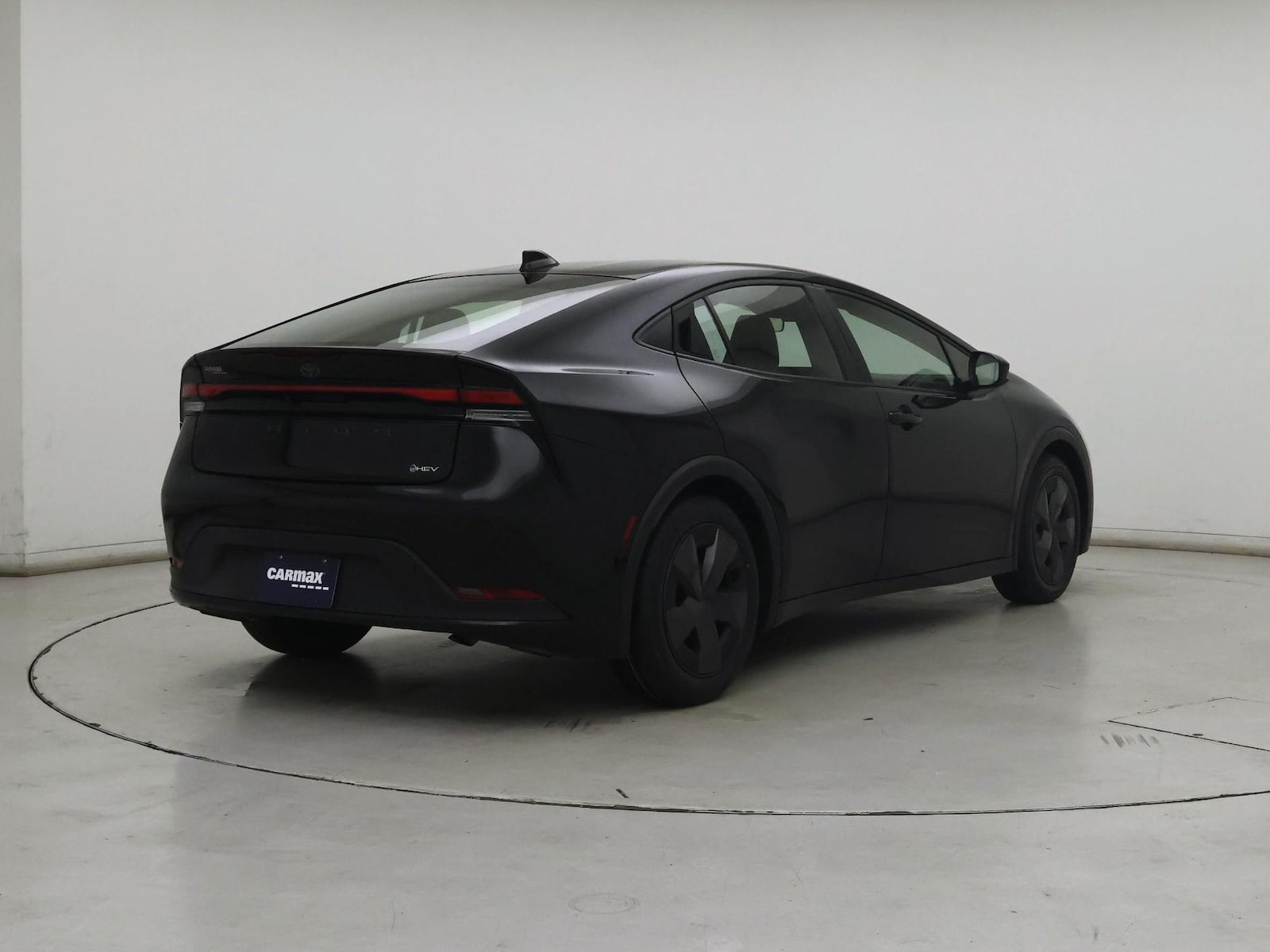 2025 Toyota Prius LE - Photo 9