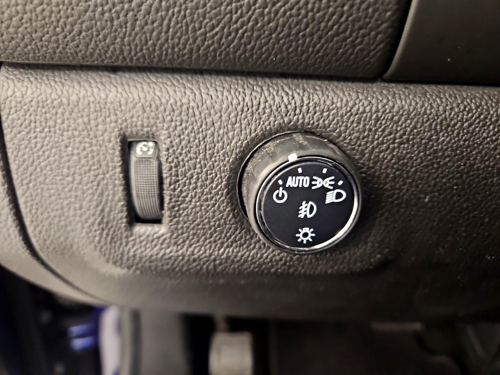 2017 Chevrolet Colorado LT - Photo 14