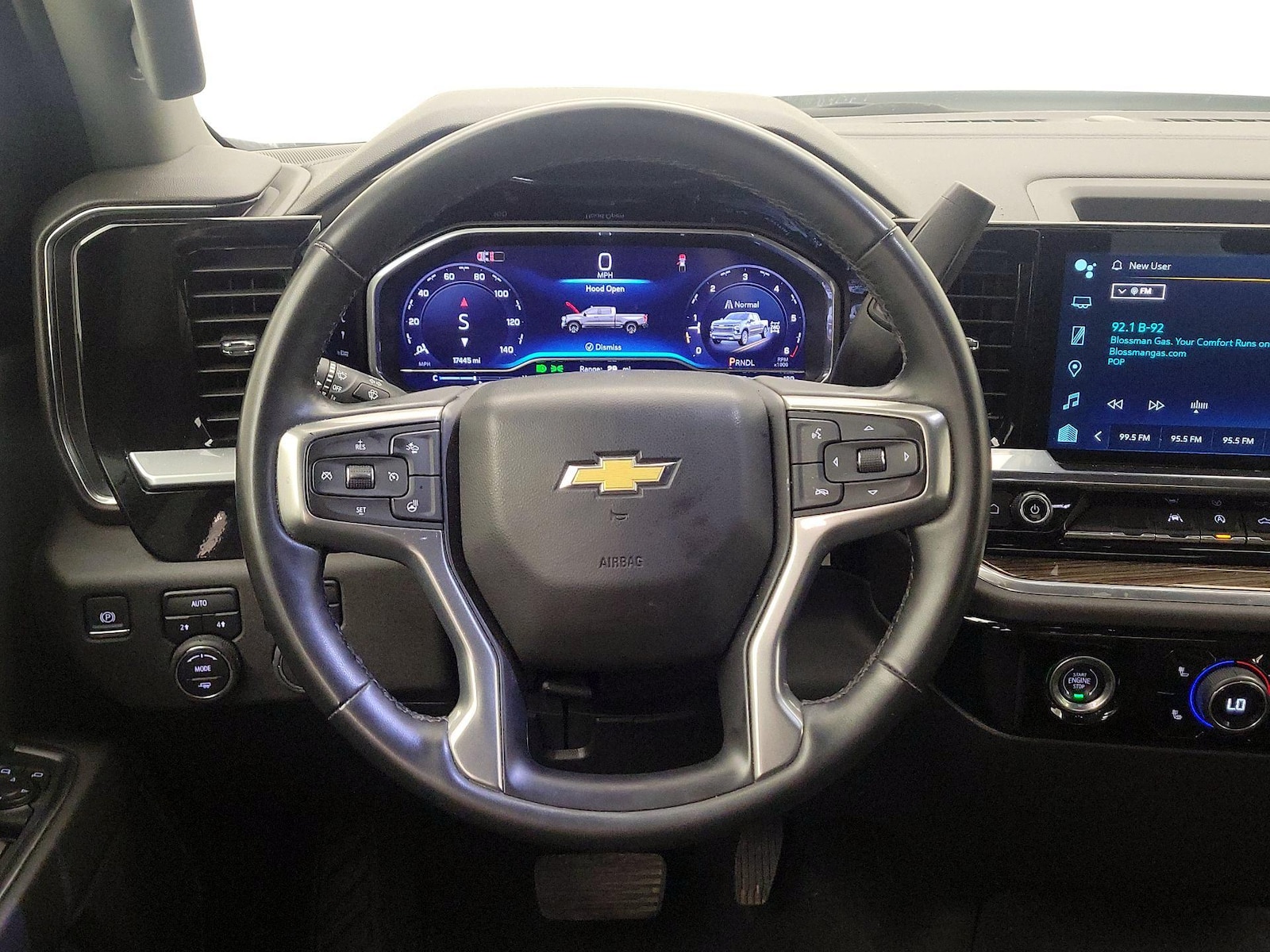 2024 Chevrolet Silverado 1500 LT - Photo 11
