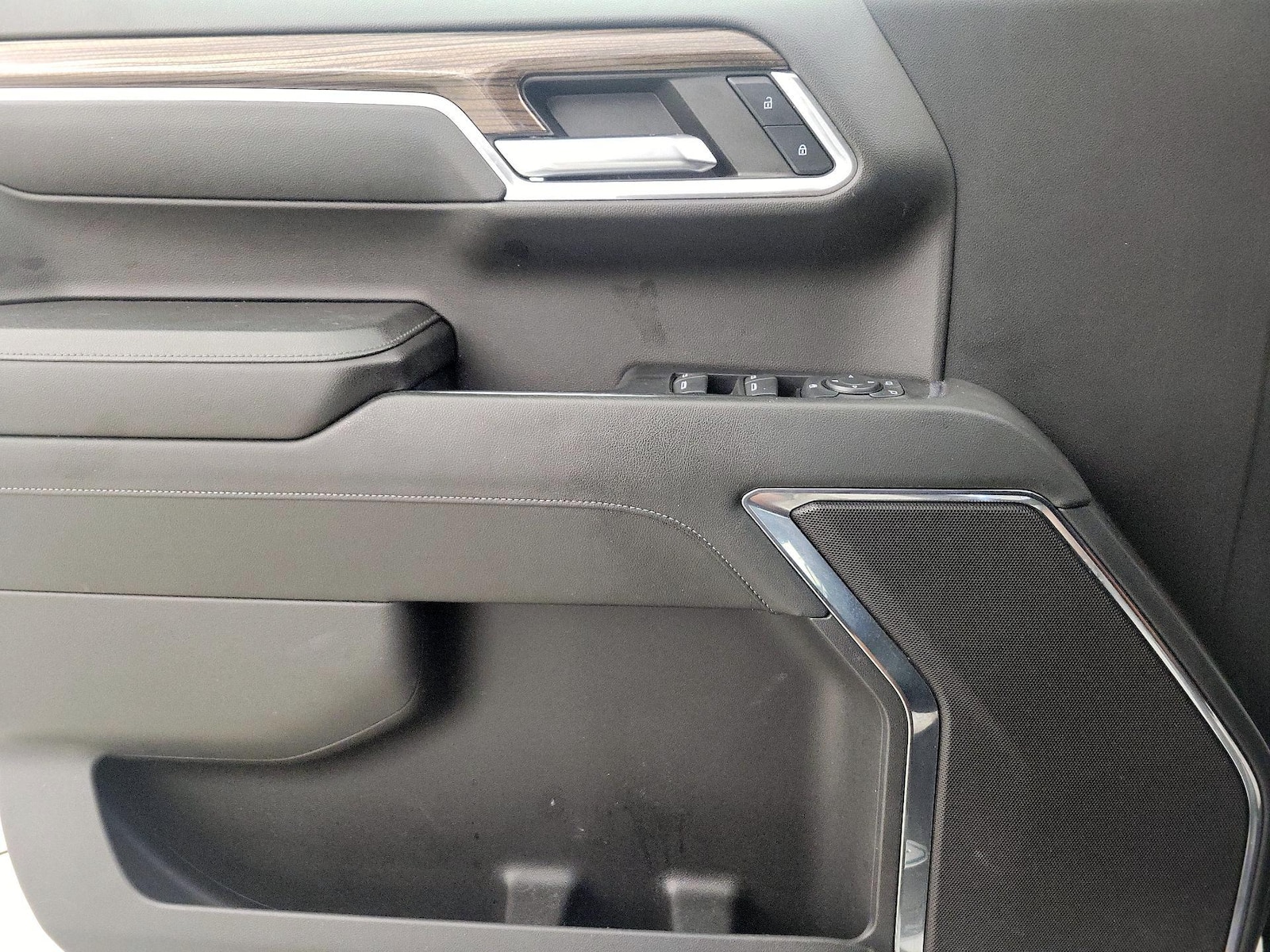 2024 Chevrolet Silverado 1500 LT - Photo 13
