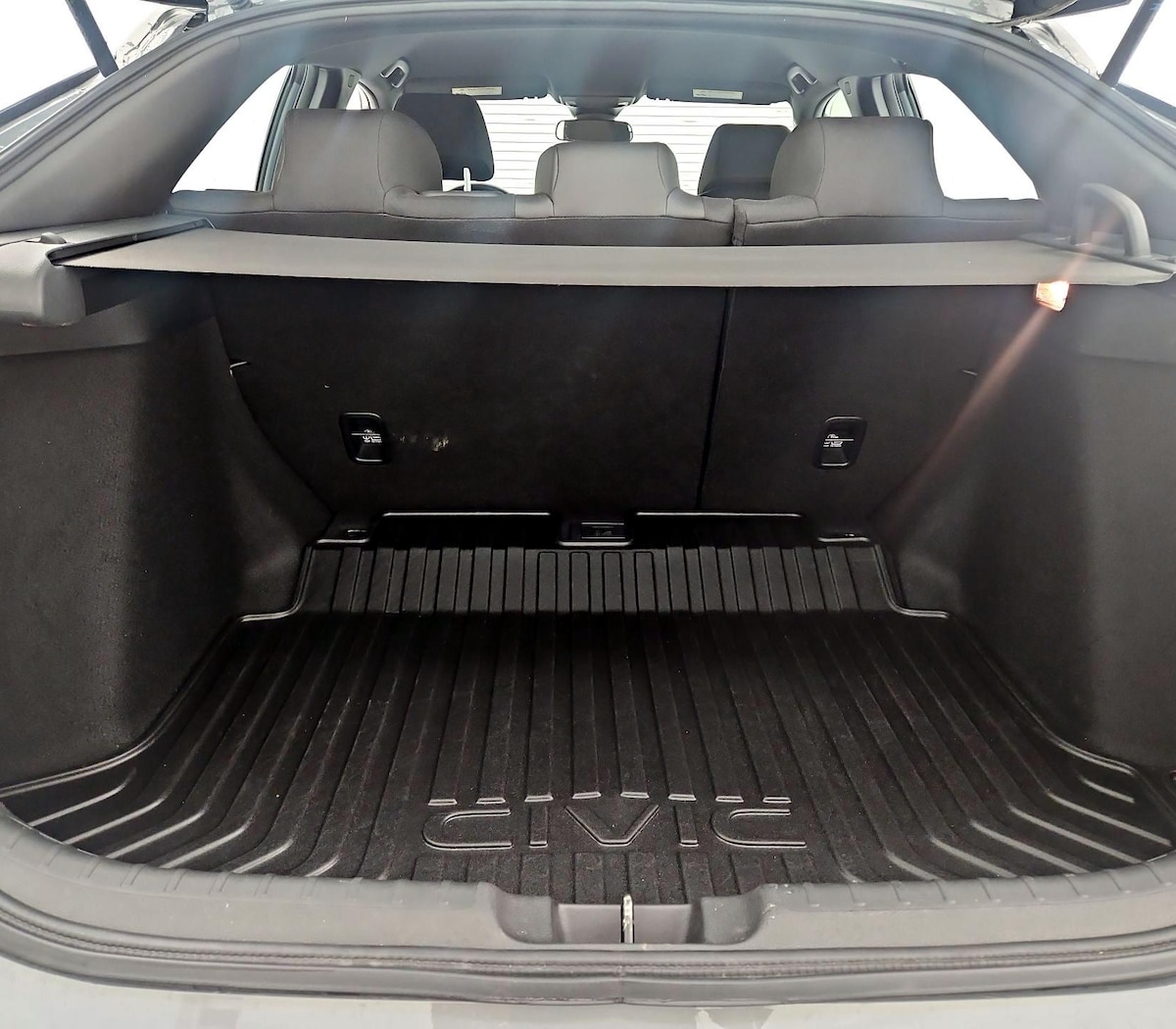 Trunk/Cargo (Seats Up)