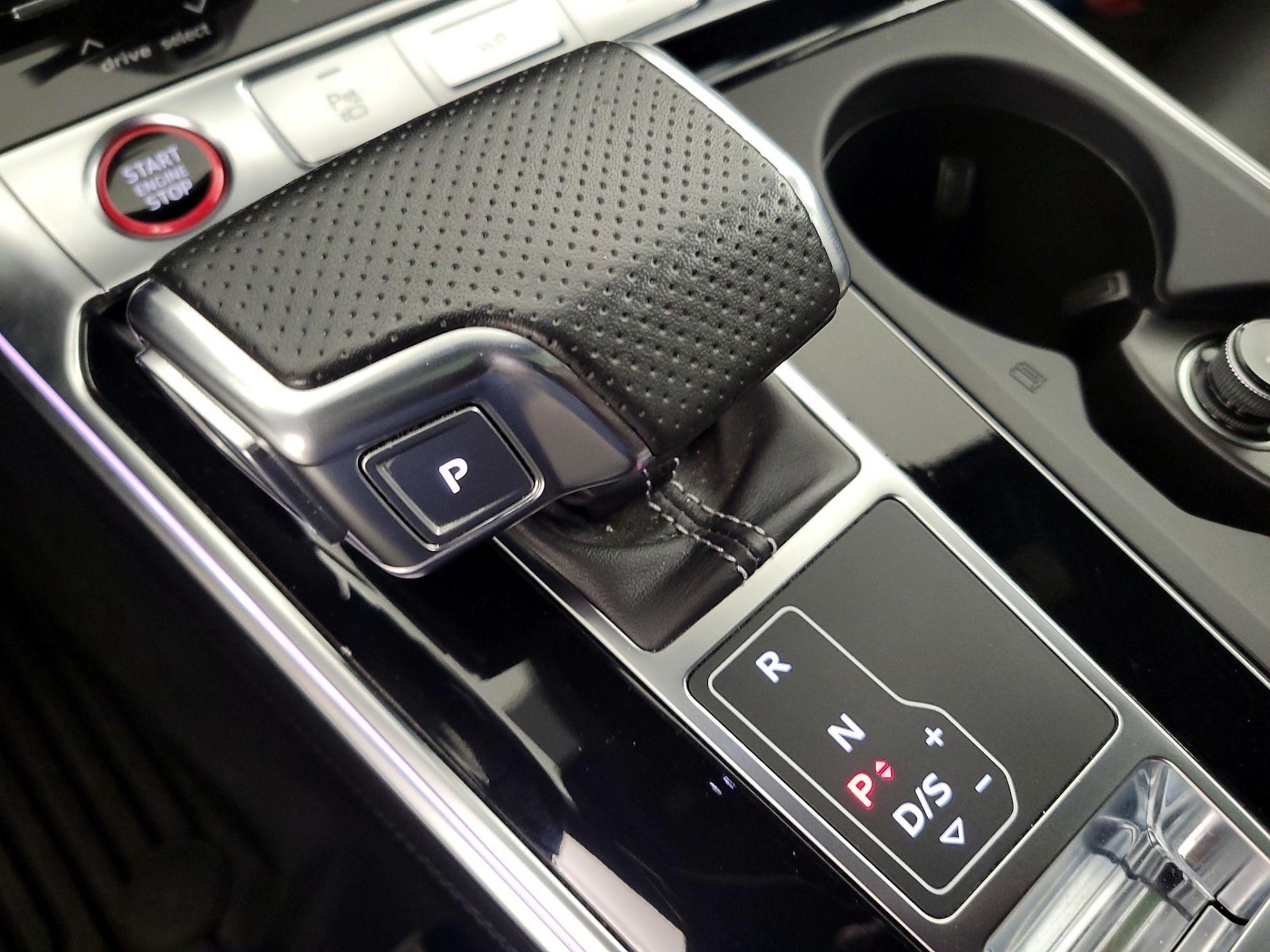 2024 Audi RS 6 Avant Base - Photo 18