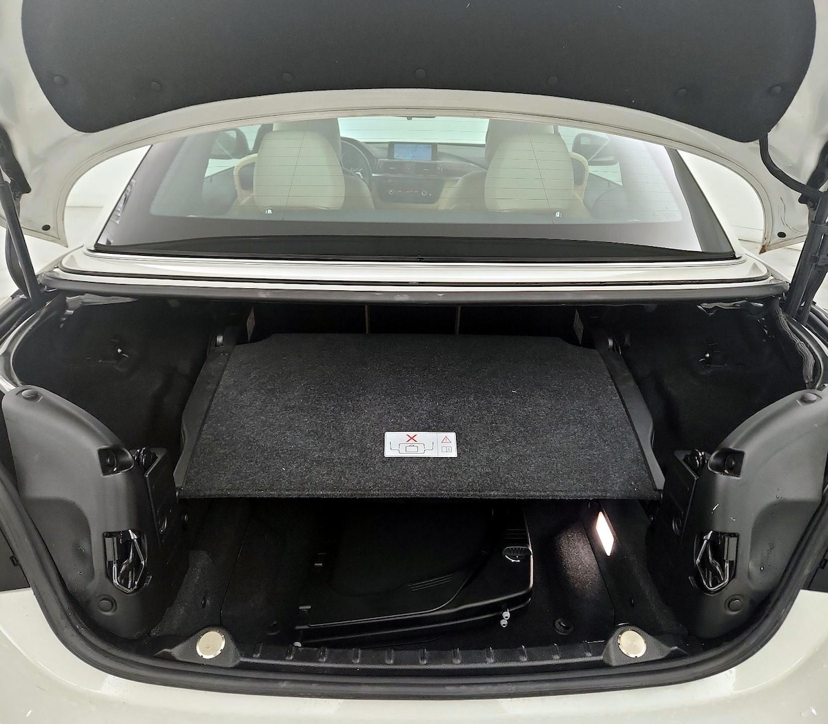 Trunk/Cargo (Seats Up)