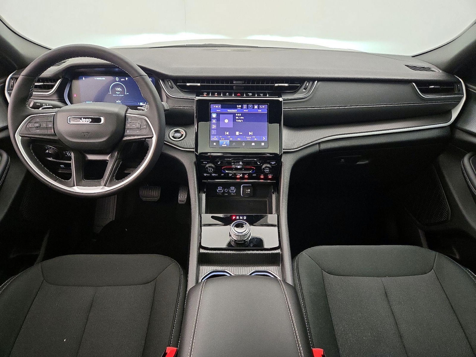 2025 Jeep Grand Cherokee Laredo - Photo 10