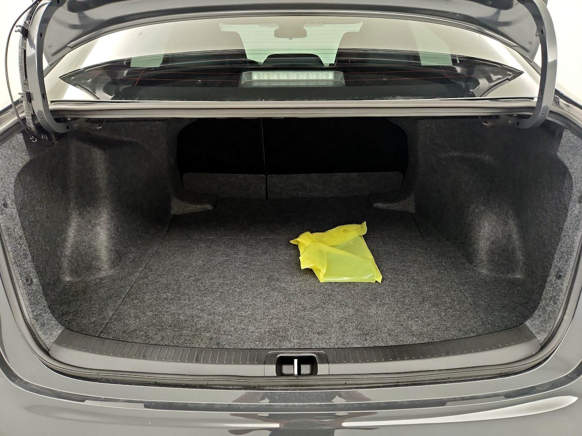 Trunk/Cargo (Seats Up)
