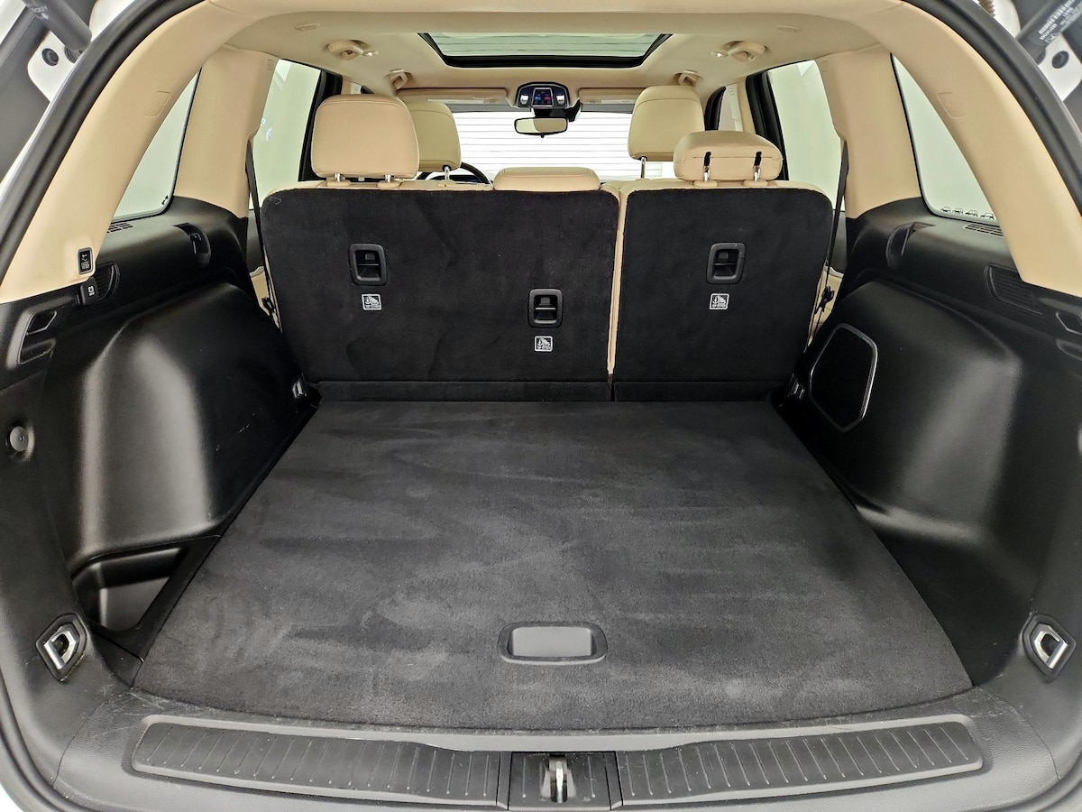 Trunk/Cargo (Seats Up)