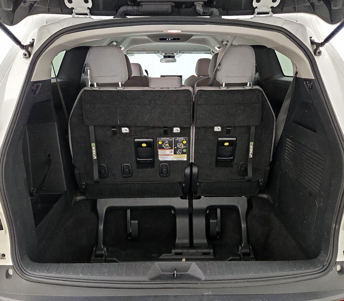 Trunk/Cargo (Seats Up)