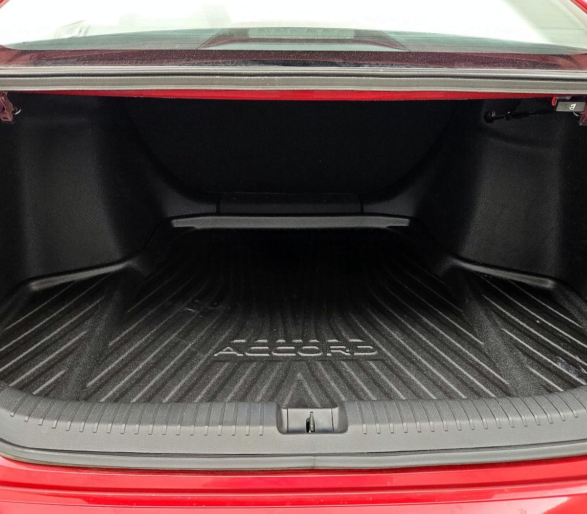 Trunk/Cargo (Seats Up)