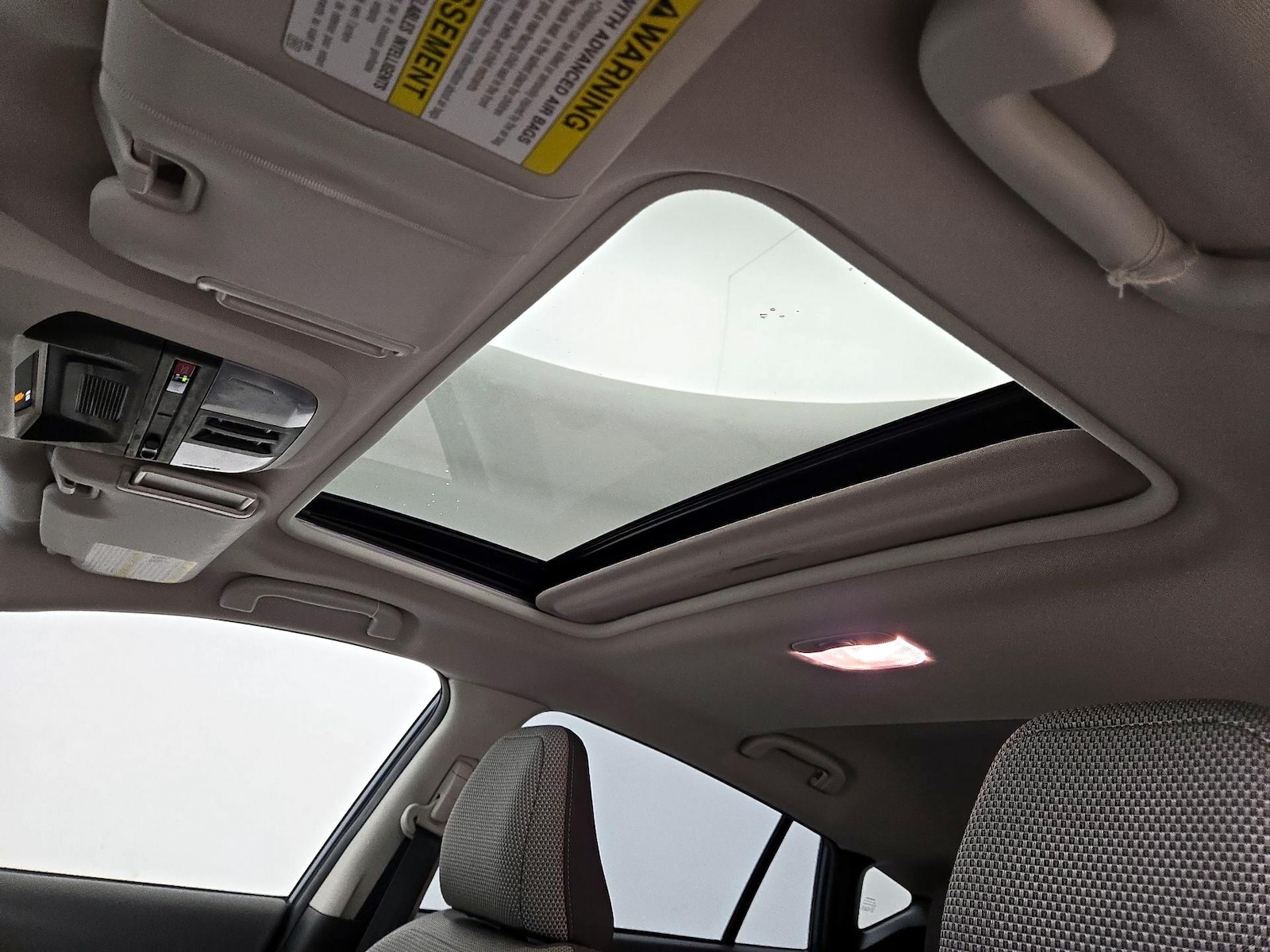 Sunroof(s) & Overhead Airbags
