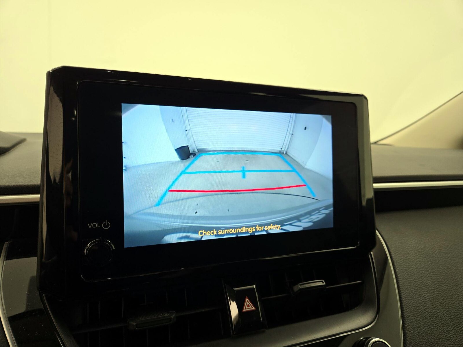 2025 Toyota Corolla LE - Photo 15